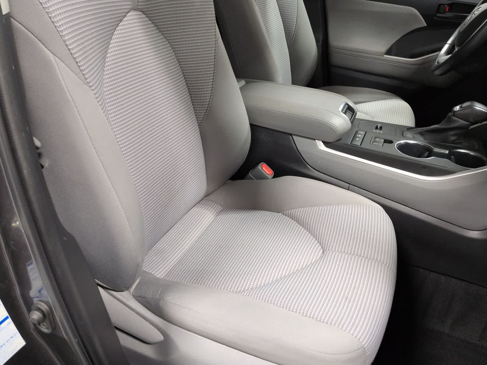 Thumbnail: 2022 Toyota Highlander - 22