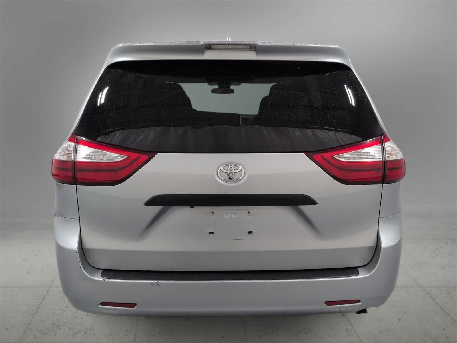 Thumbnail: 2019 Toyota Sienna - 7