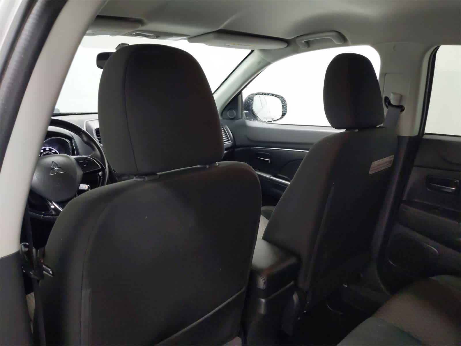 Thumbnail: 2018 Mitsubishi Outlander Sport - 19