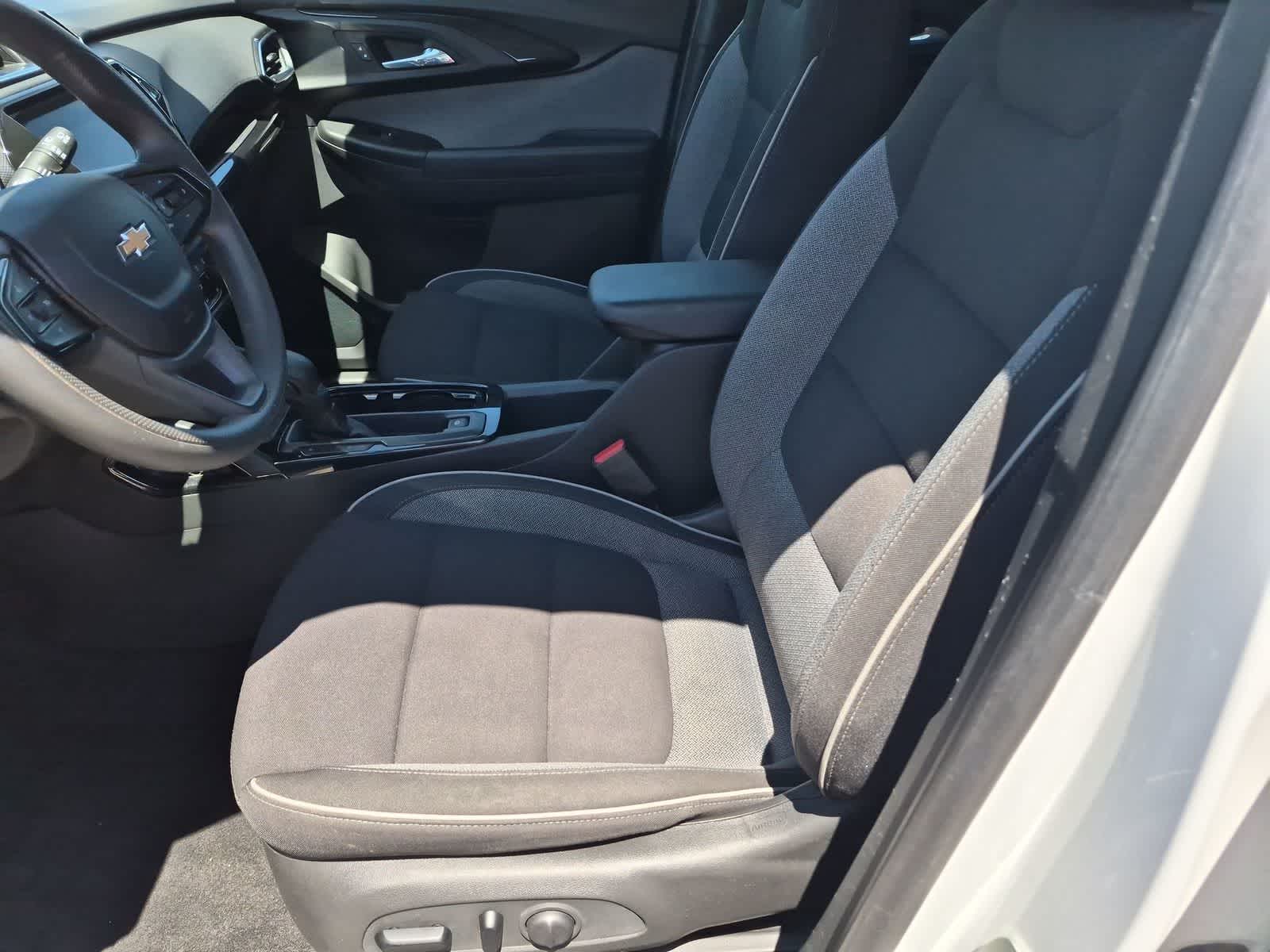 Thumbnail: 2023 Chevrolet TrailBlazer - 16