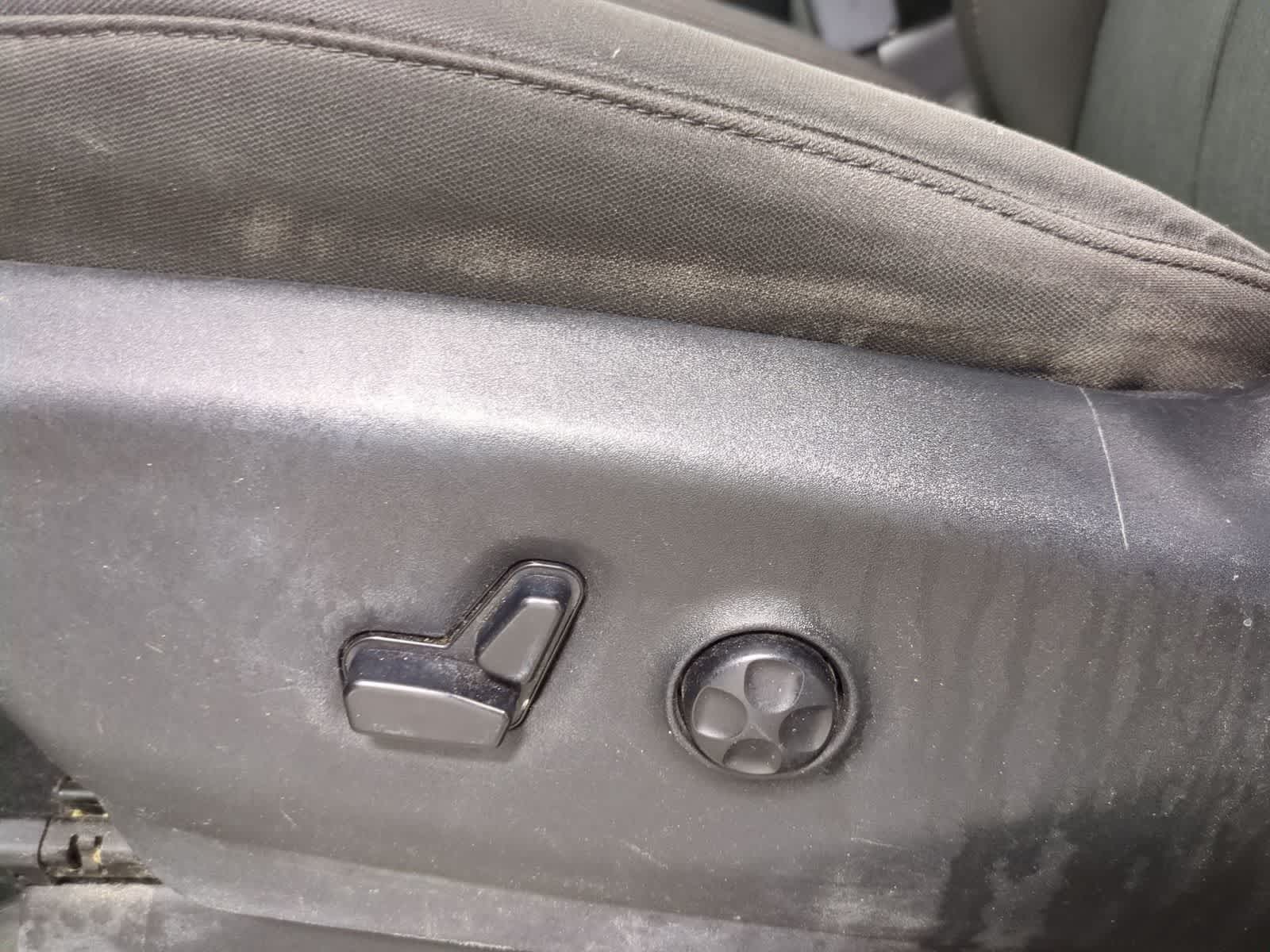 Thumbnail: 2017 Chrysler Pacifica - 17