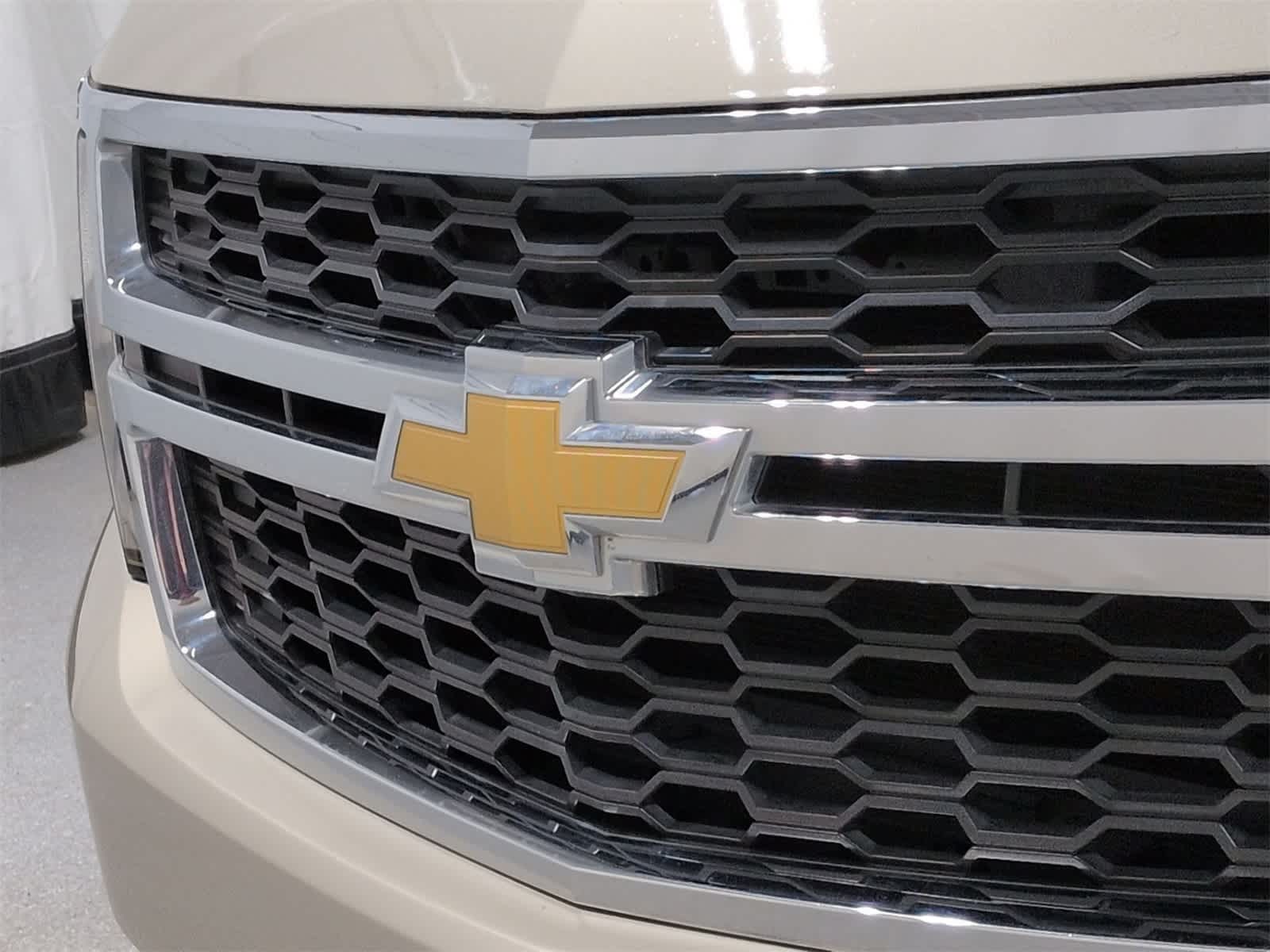 Thumbnail: 2015 Chevrolet Suburban - 12