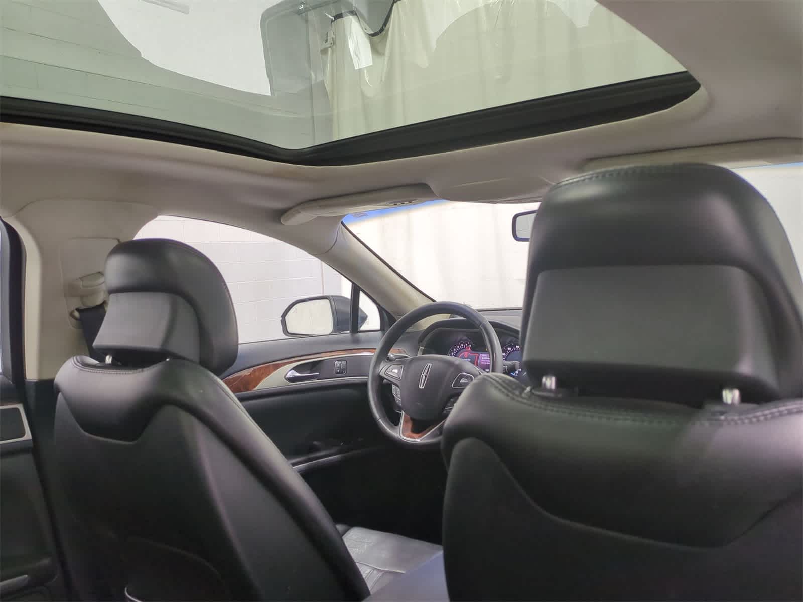Thumbnail: 2016 Lincoln MKZ - 23