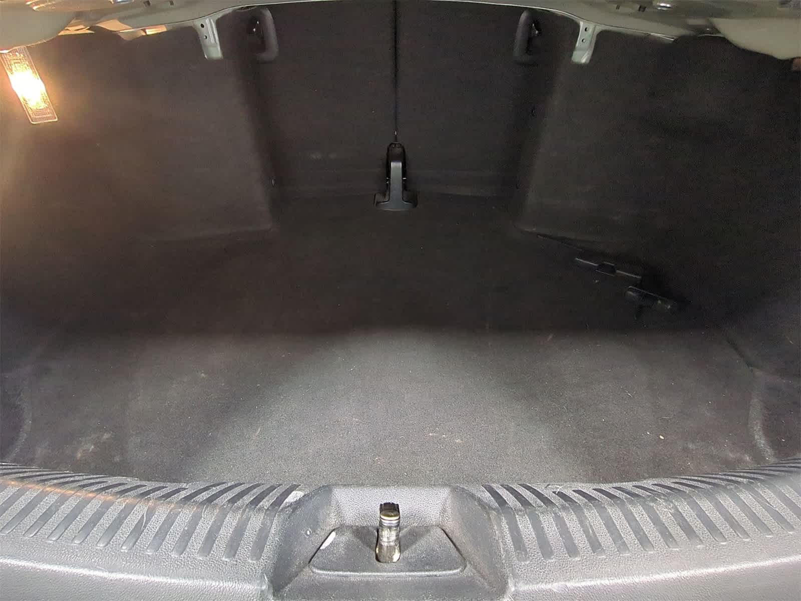 Thumbnail: 2014 Volkswagen Beetle - 32