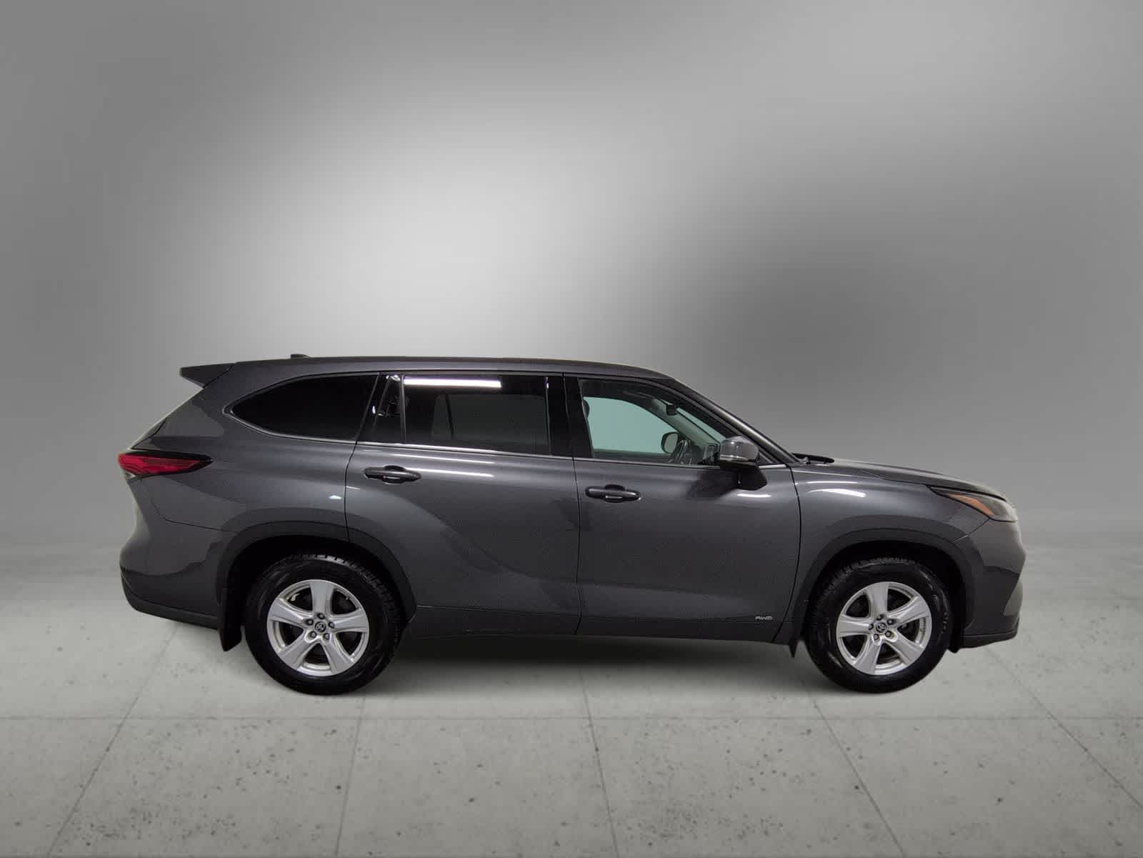 Thumbnail: 2022 Toyota Highlander - 9