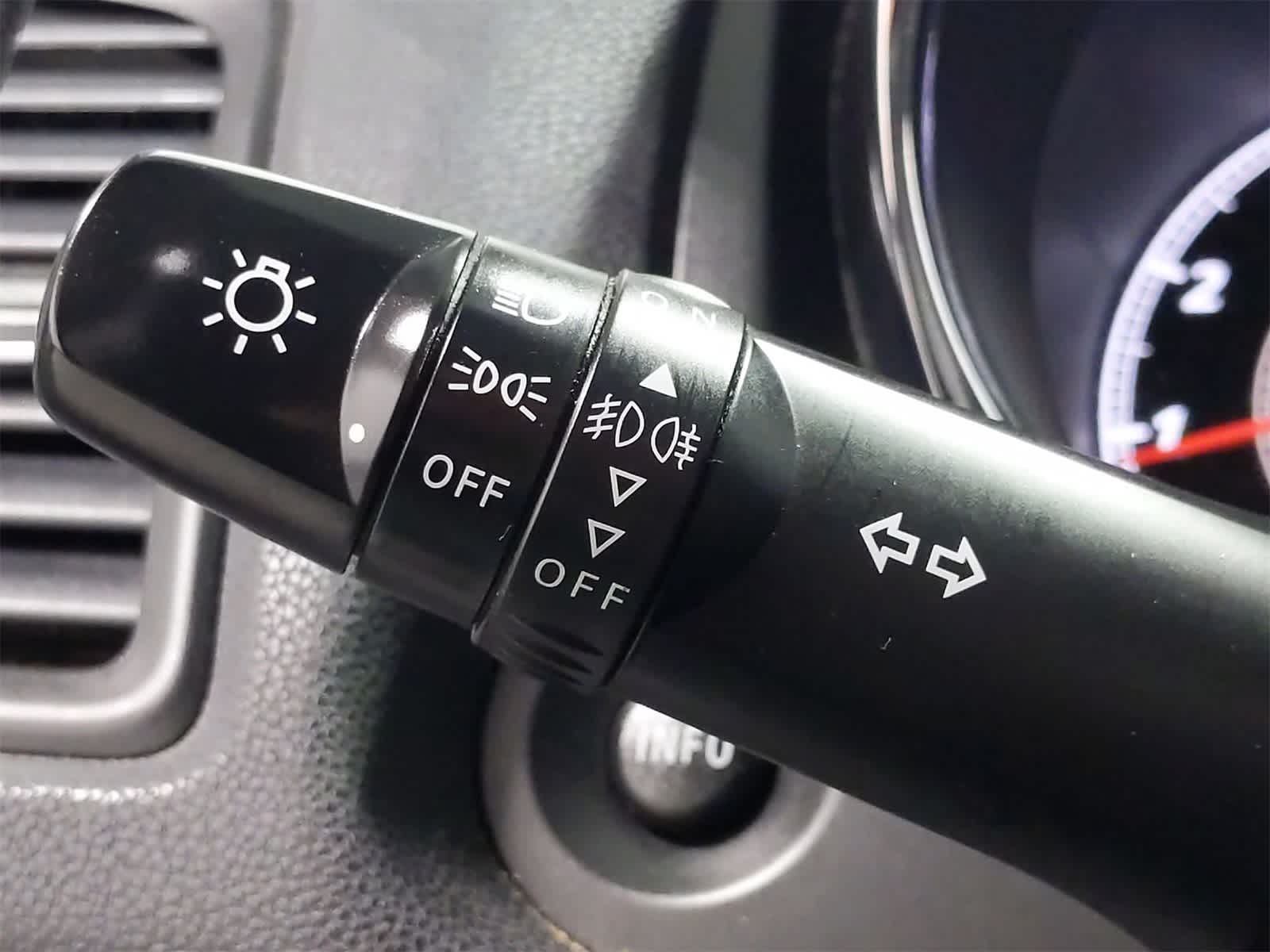 Thumbnail: 2018 Mitsubishi Outlander Sport - 27