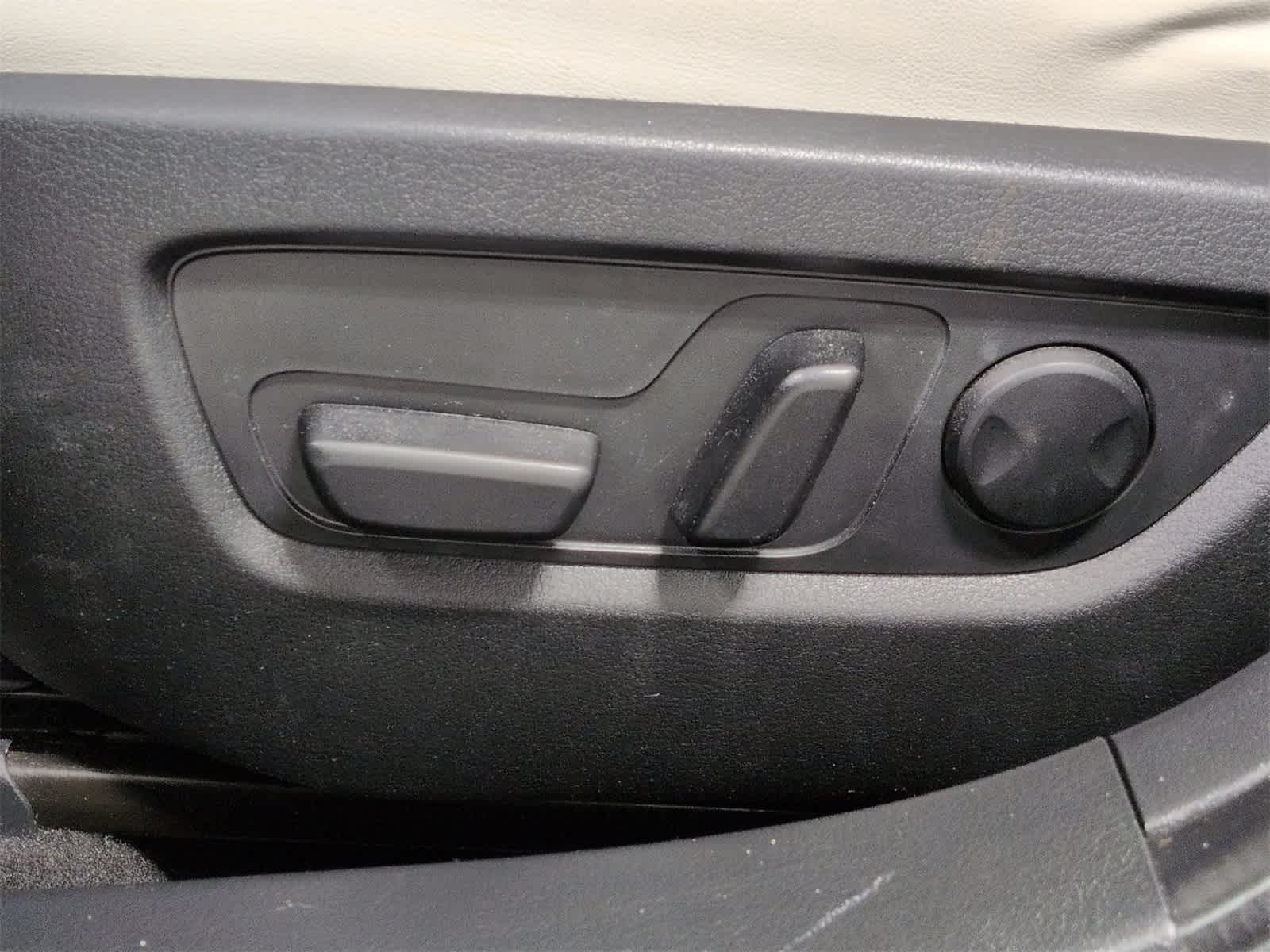 Thumbnail: 2023 Mazda CX-30 - 18