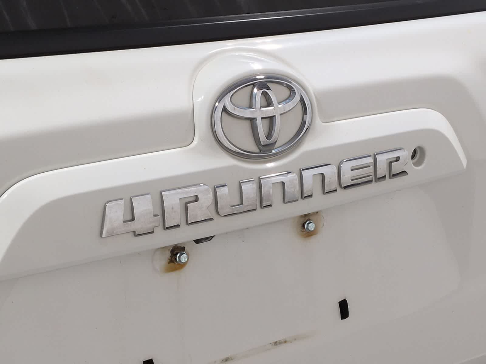 Thumbnail: 2015 Toyota 4Runner - 13