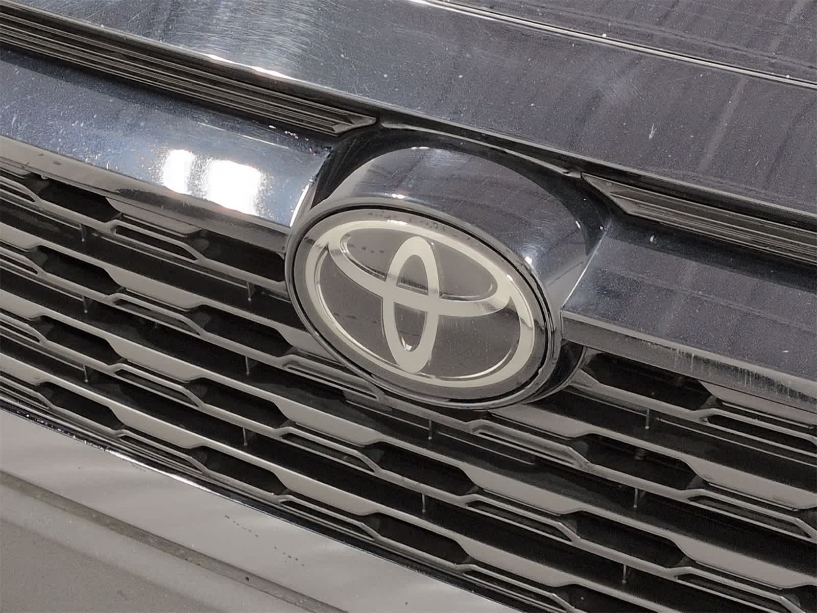 Thumbnail: 2019 Toyota RAV4 - 12
