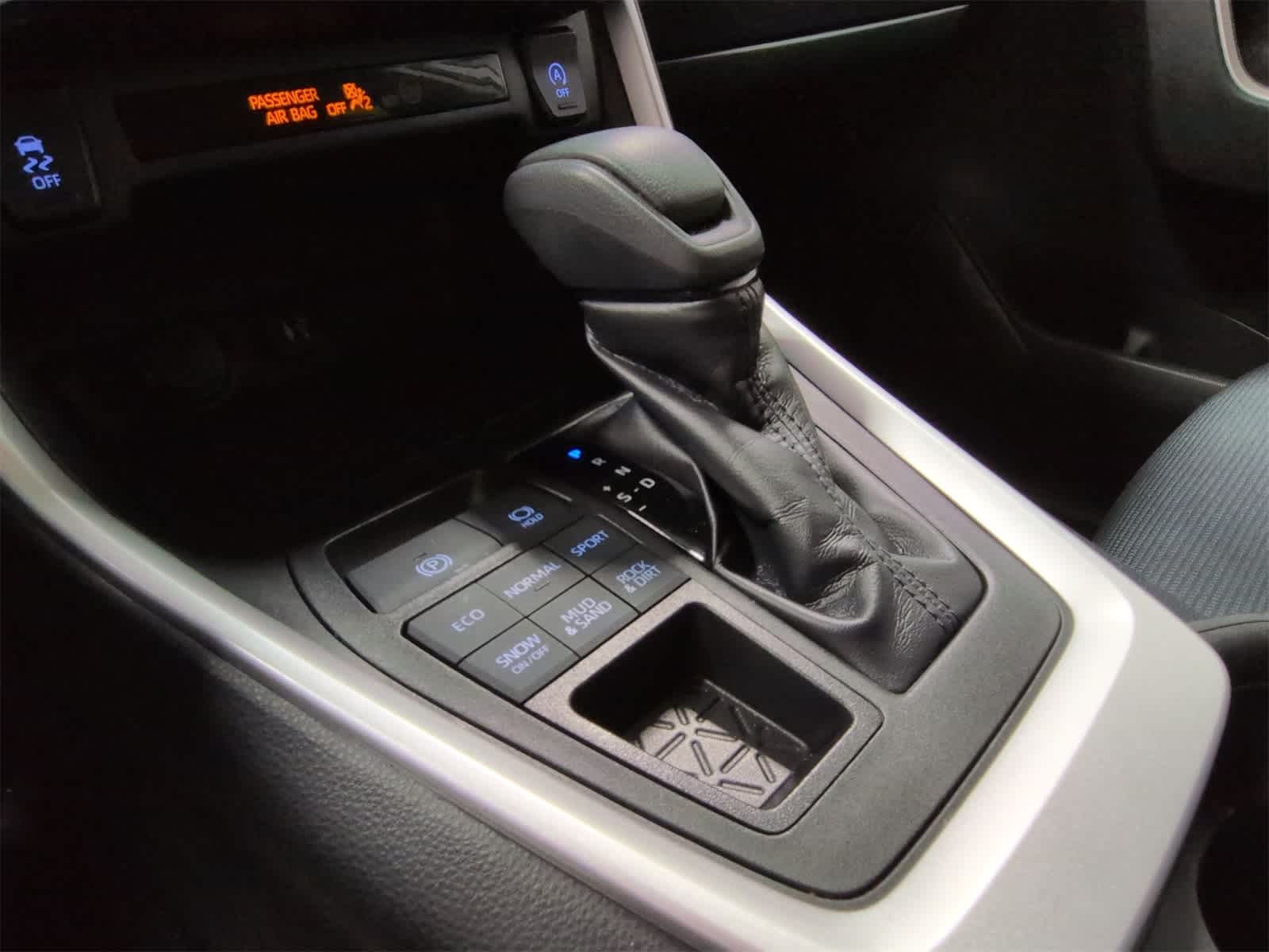 Thumbnail: 2019 Toyota RAV4 - 32