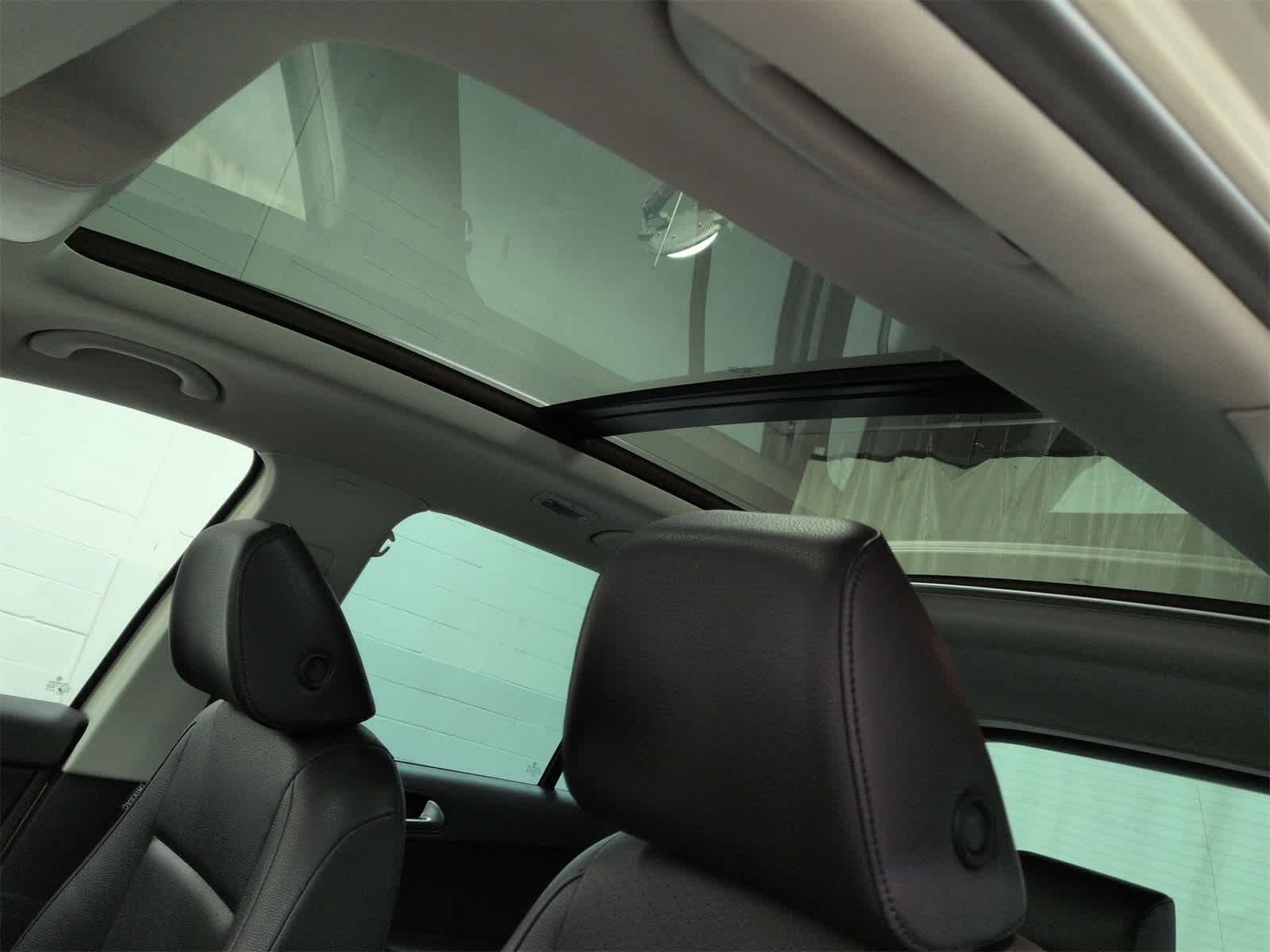 Thumbnail: 2013 Volkswagen Tiguan - 20