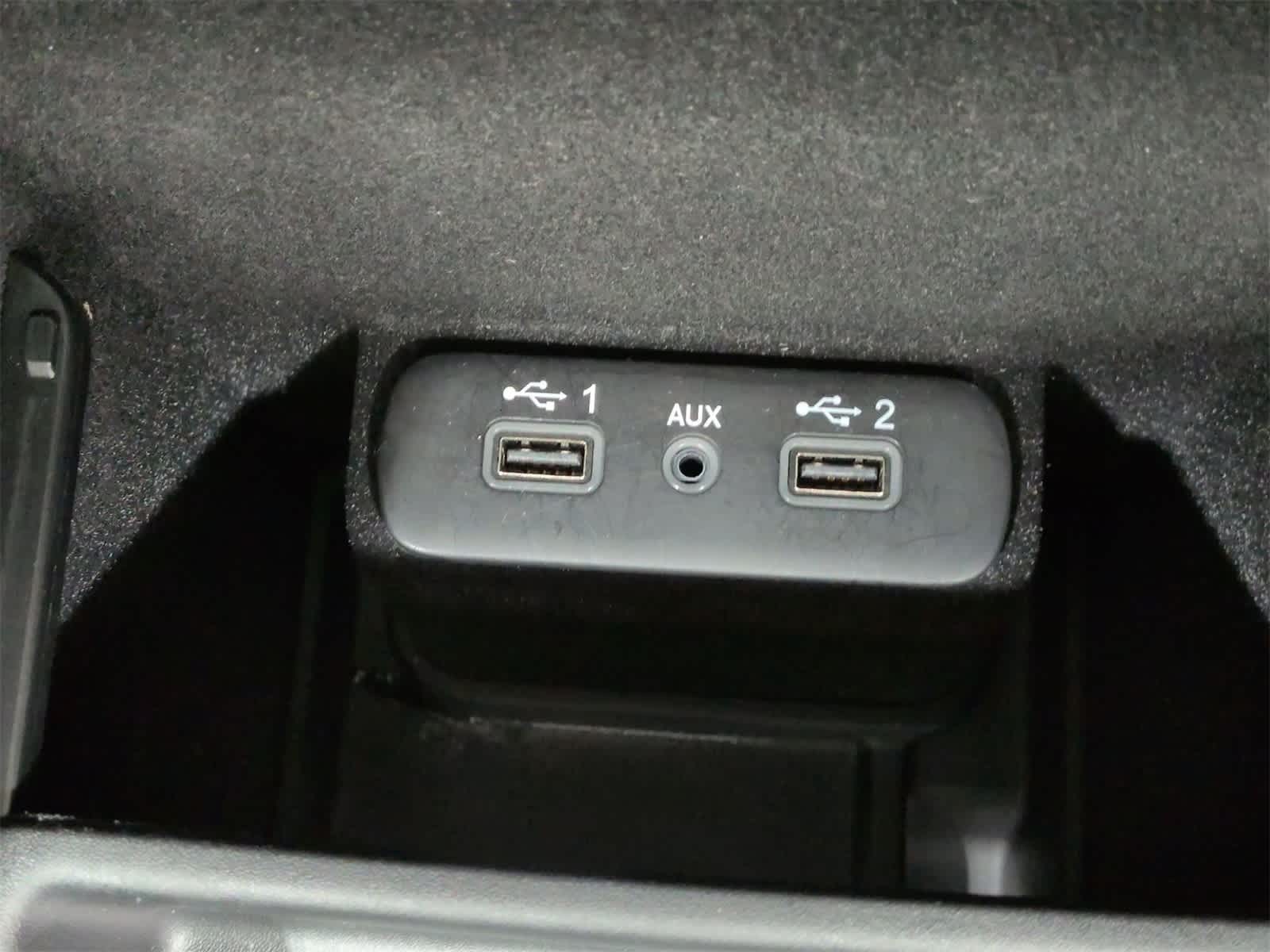 Thumbnail: 2022 Chrysler 300 - 34