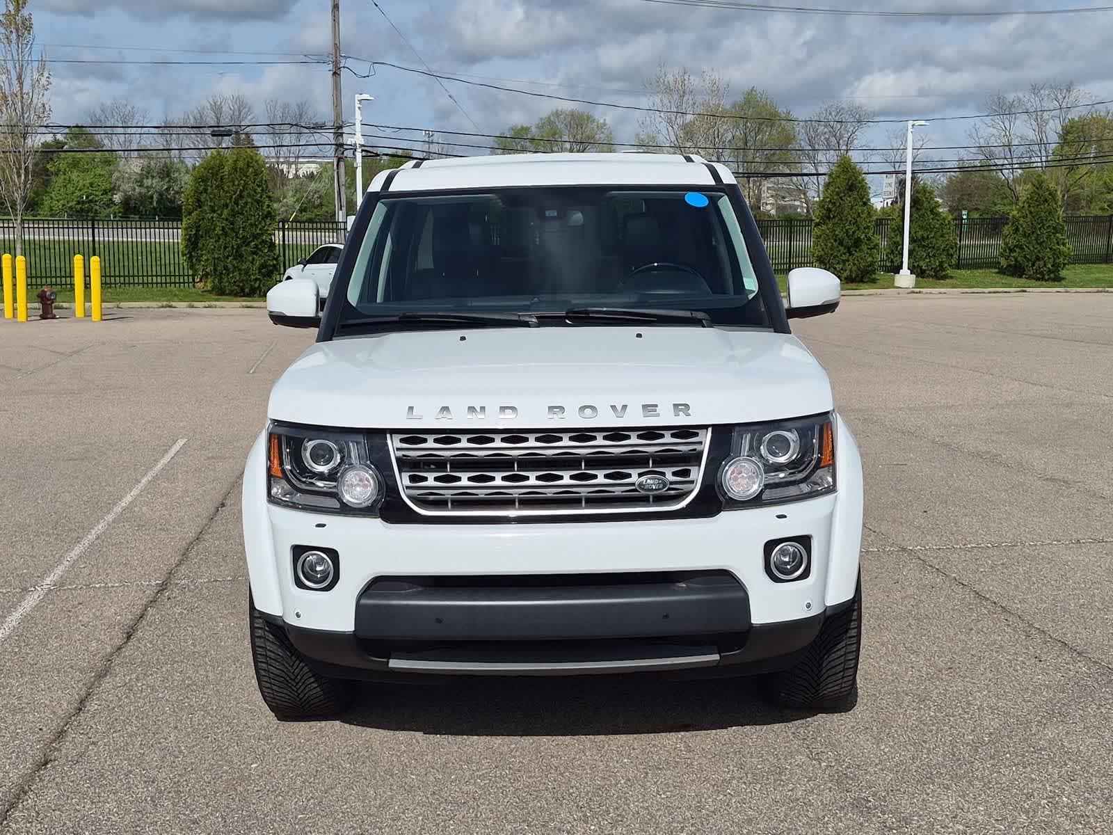 Thumbnail: 2016 Land Rover LR4 - 17