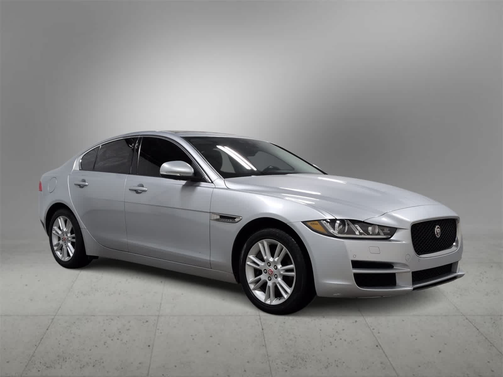Thumbnail: 2018 Jaguar XE - 2