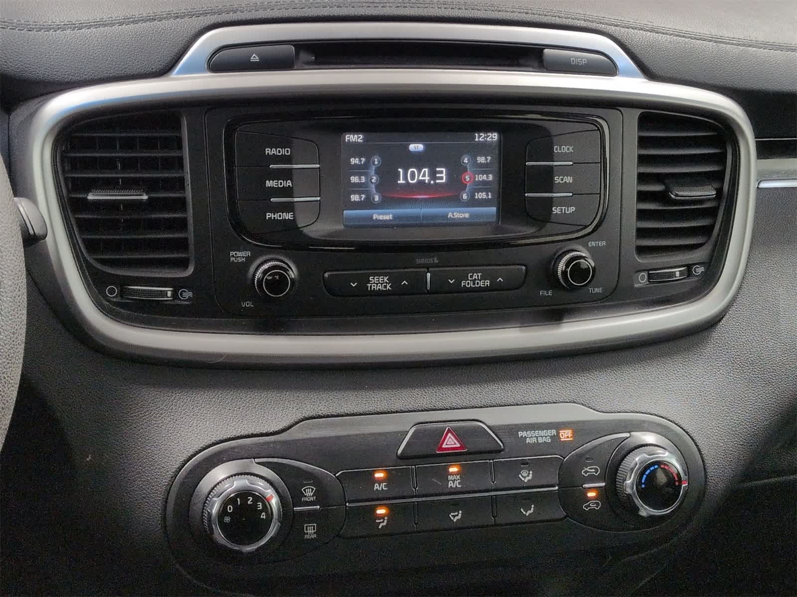 Thumbnail: 2016 Kia Sorento - 28