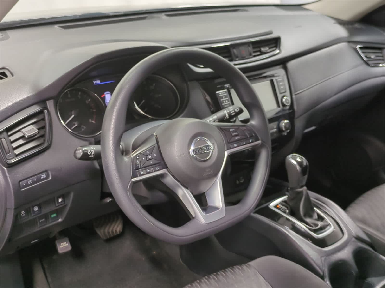 Thumbnail: 2020 Nissan Rogue - 10