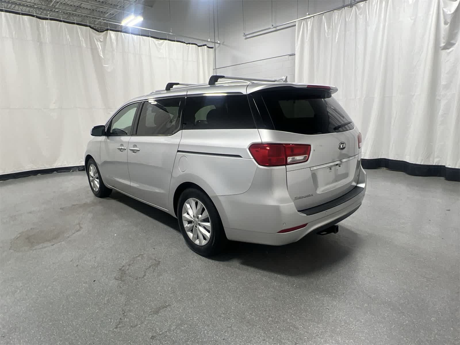 Thumbnail: 2017 Kia Sedona - 6
