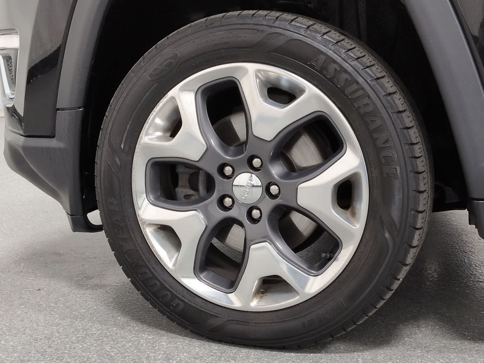Thumbnail: 2018 Jeep Compass - 14