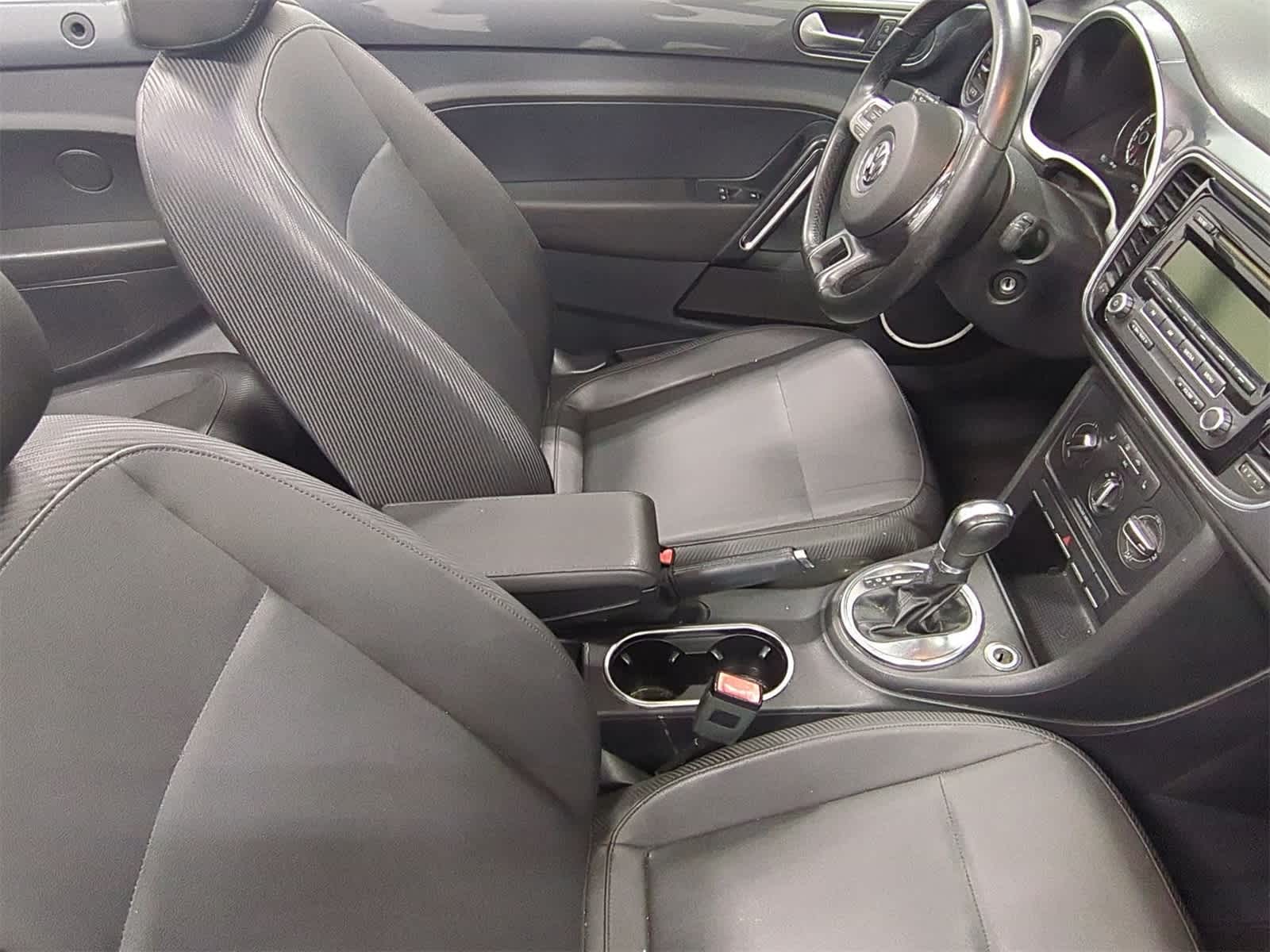 Thumbnail: 2014 Volkswagen Beetle - 7