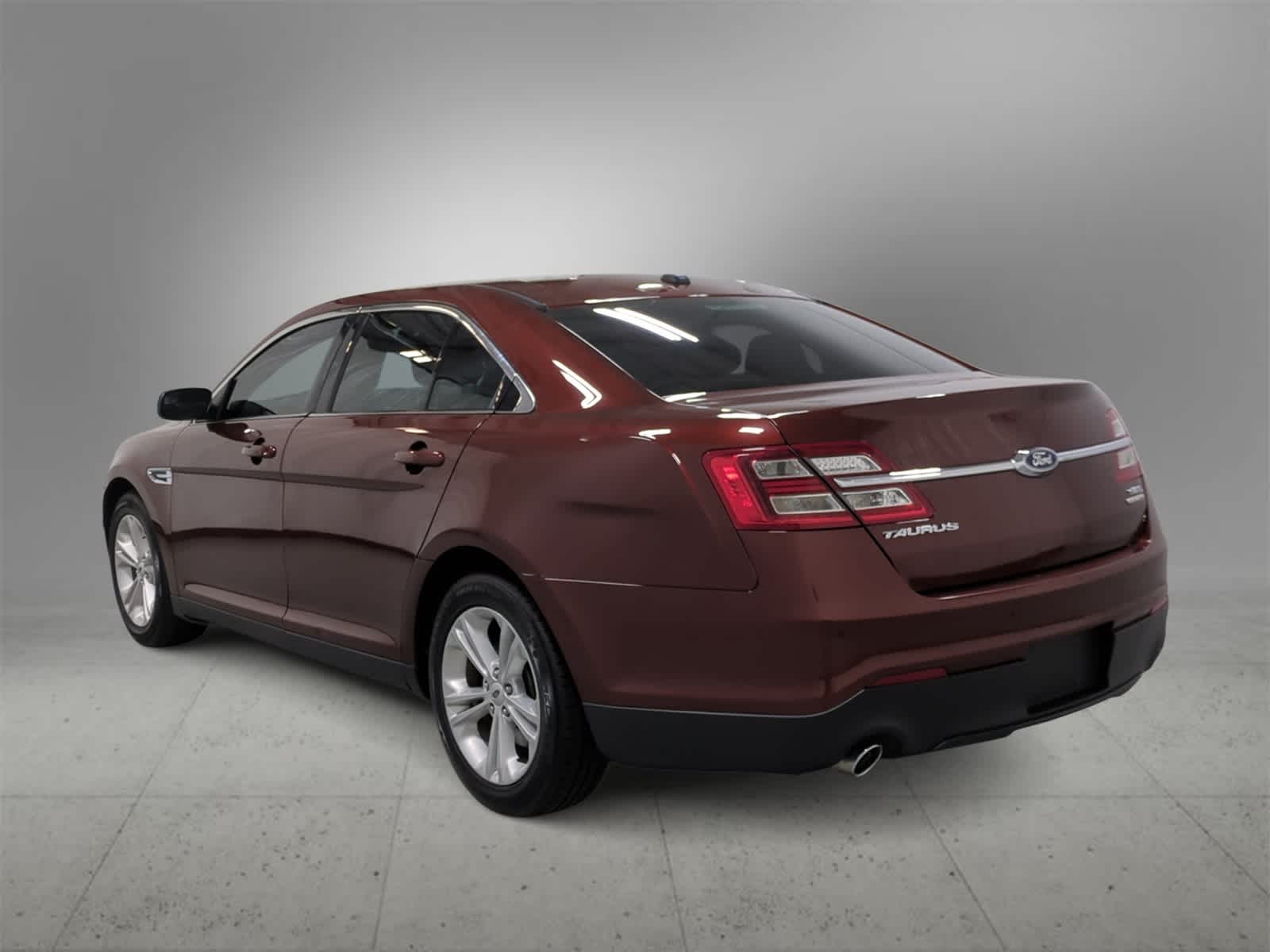 Thumbnail: 2016 Ford Taurus - 6