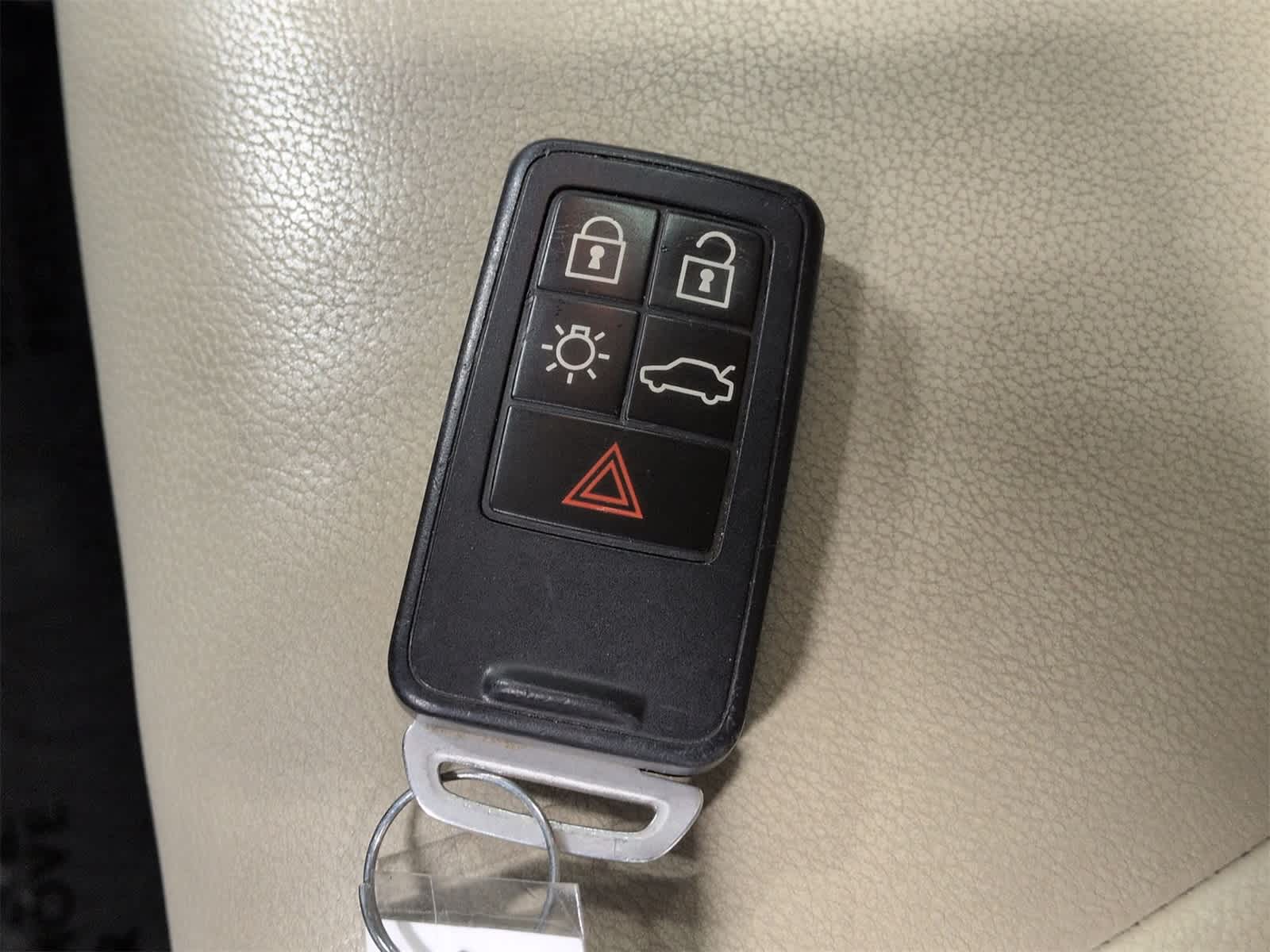 Thumbnail: 2017 Volvo S60 - 37