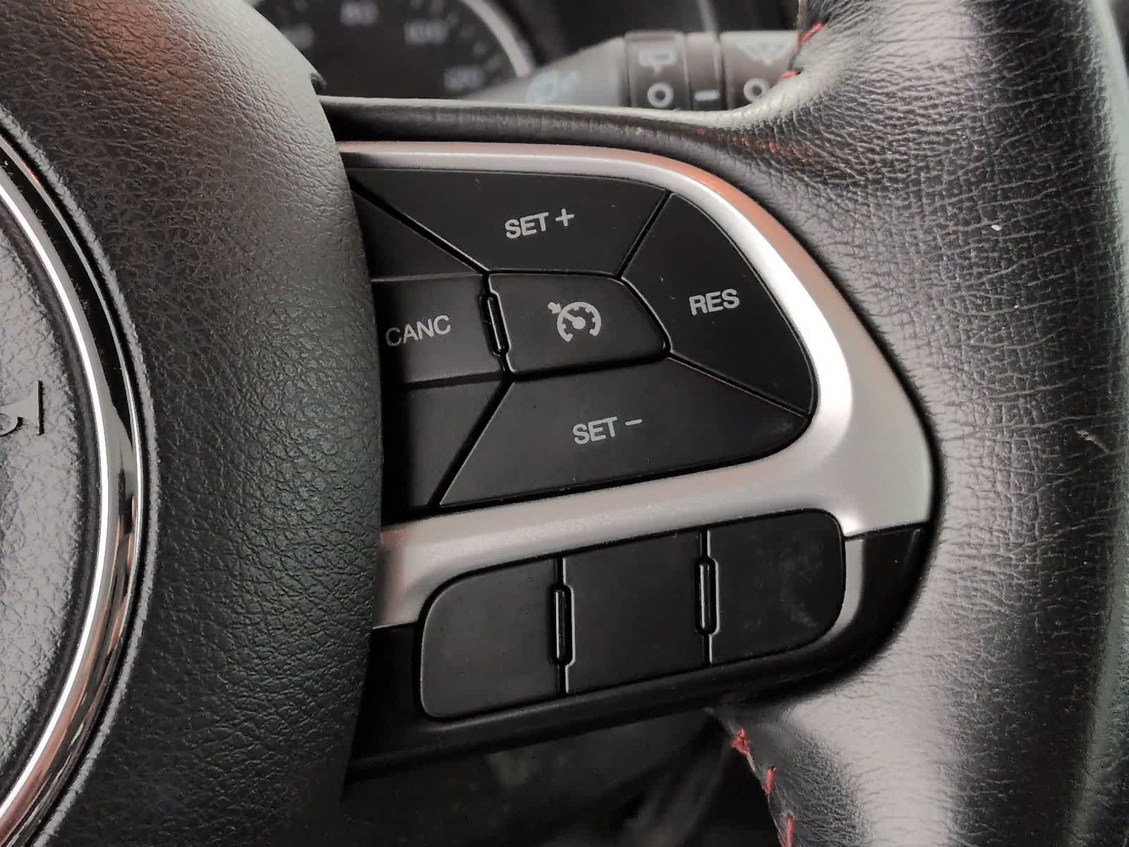 Thumbnail: 2017 Jeep Renegade - 24