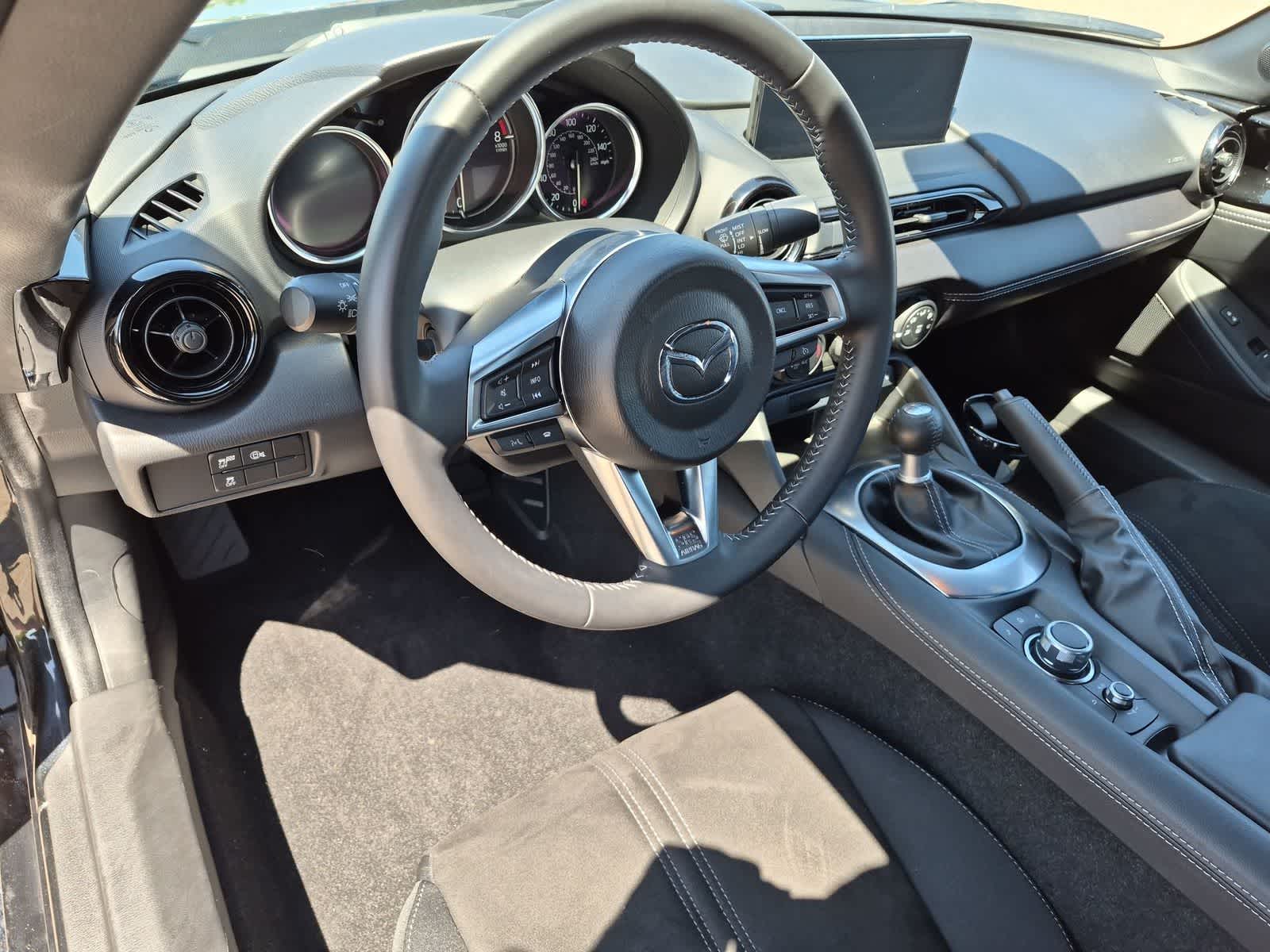 Thumbnail: 2025 Mazda MX-5 Miata - 10