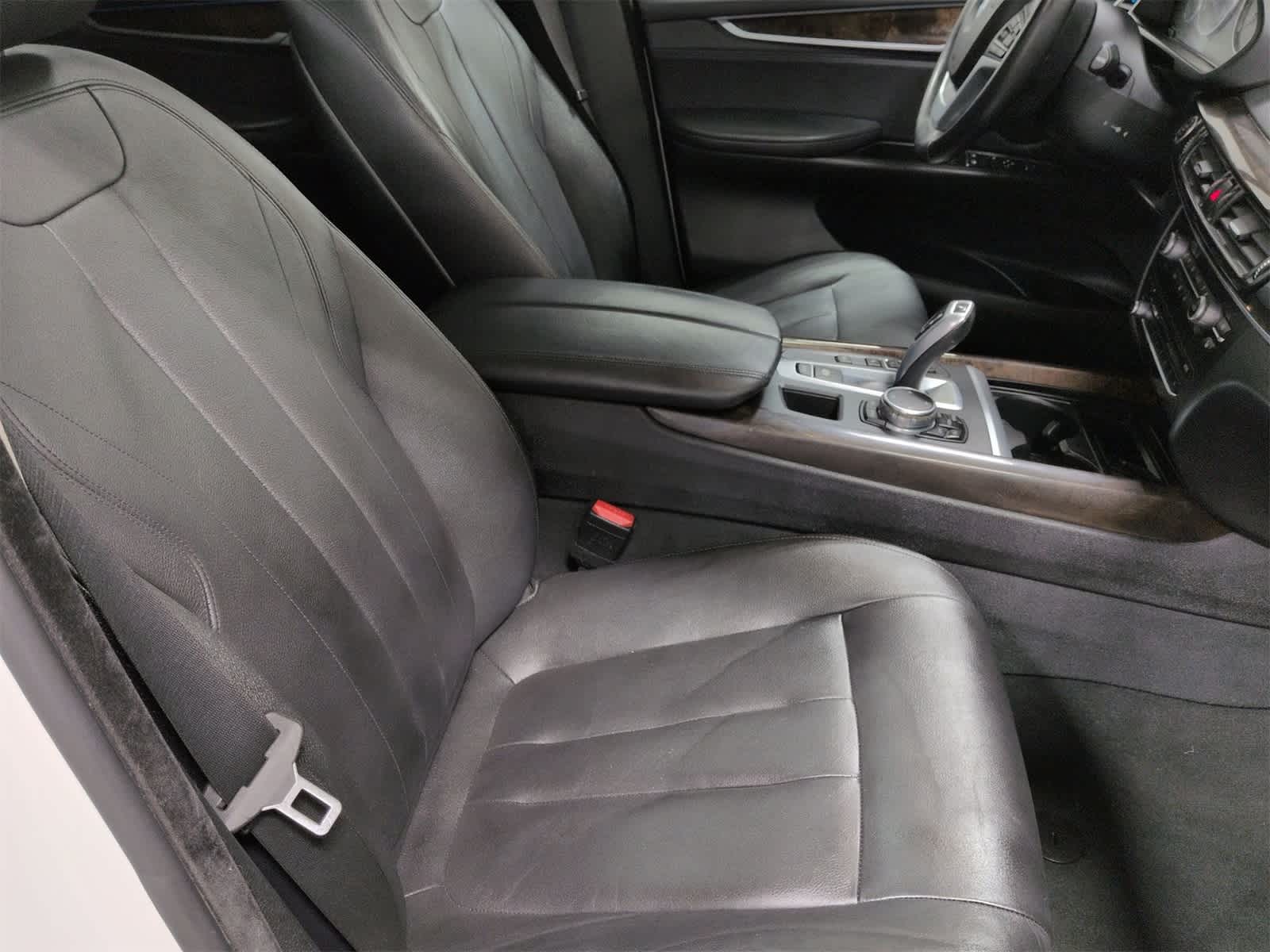 Thumbnail: 2016 BMW X5 - 24