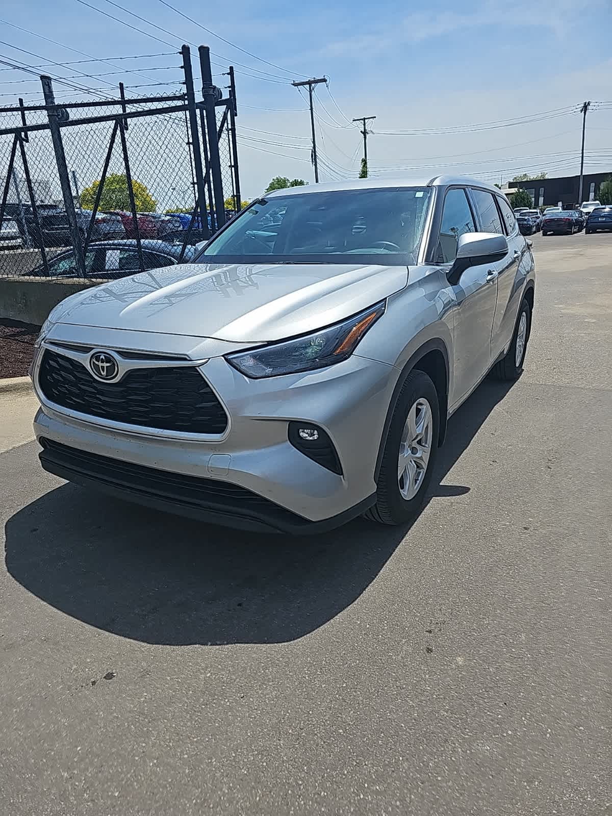 Thumbnail: 2022 Toyota Highlander - 3