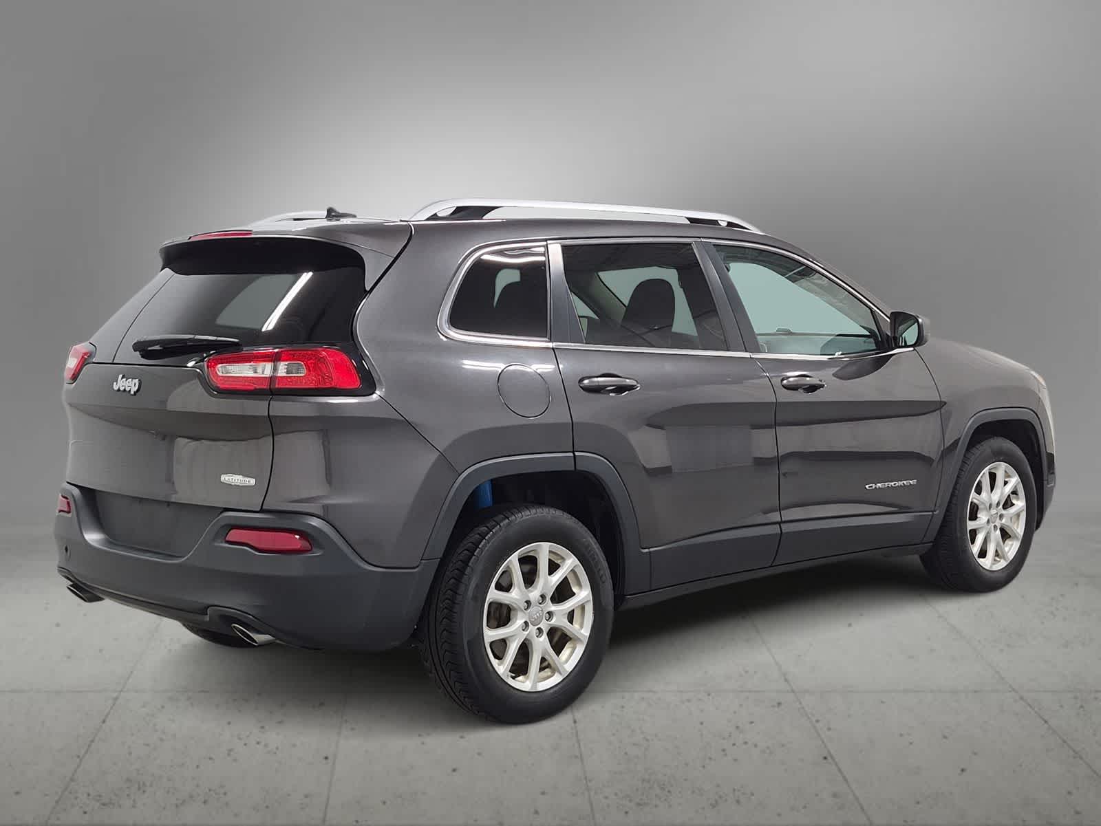 Thumbnail: 2014 Jeep Cherokee - 8