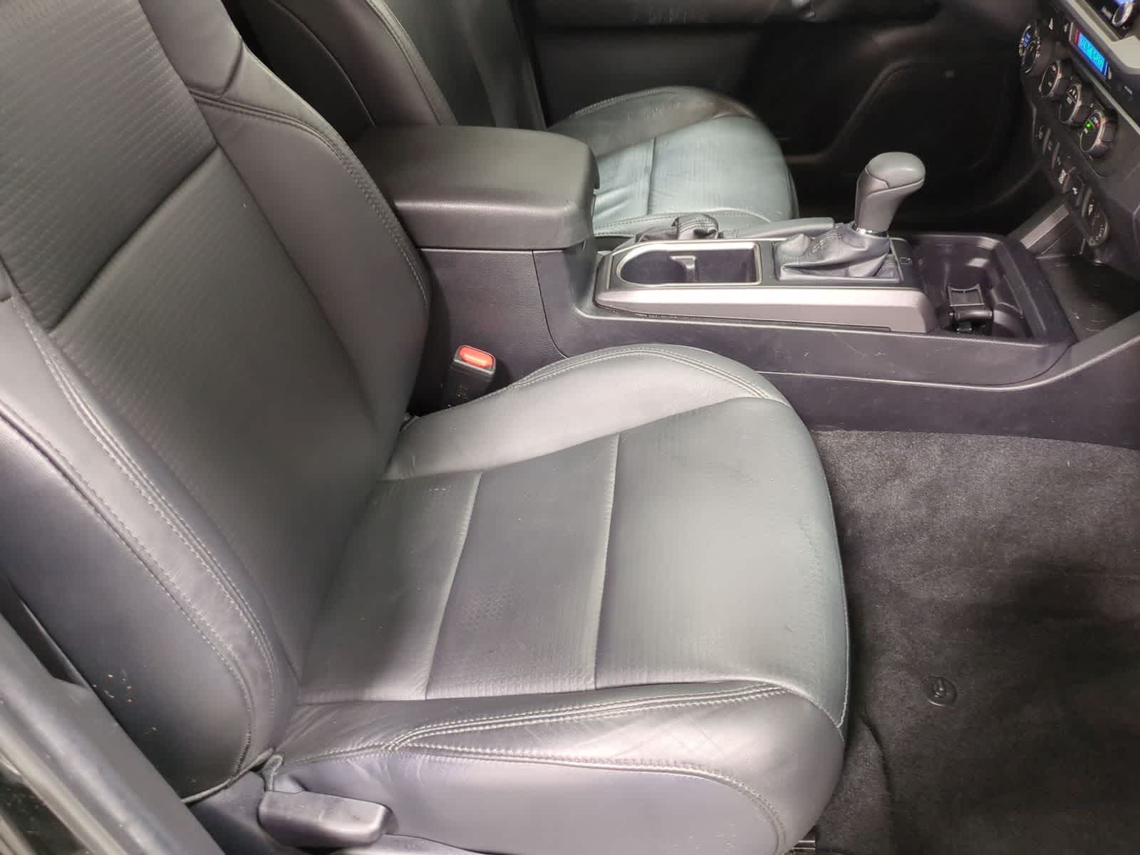 Thumbnail: 2022 Toyota Tacoma - 21