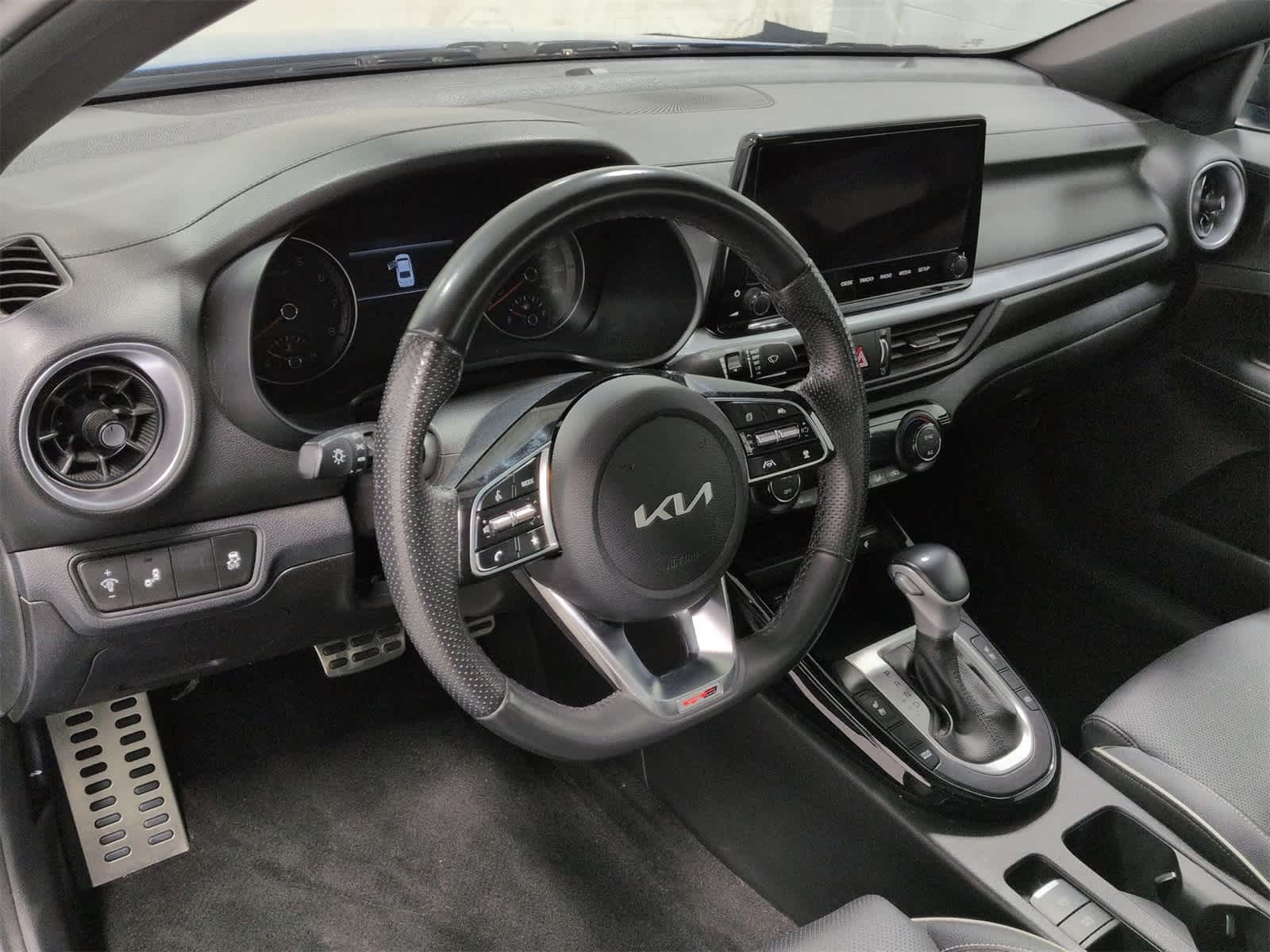 2023 Kia Forte GT-Line photo 2