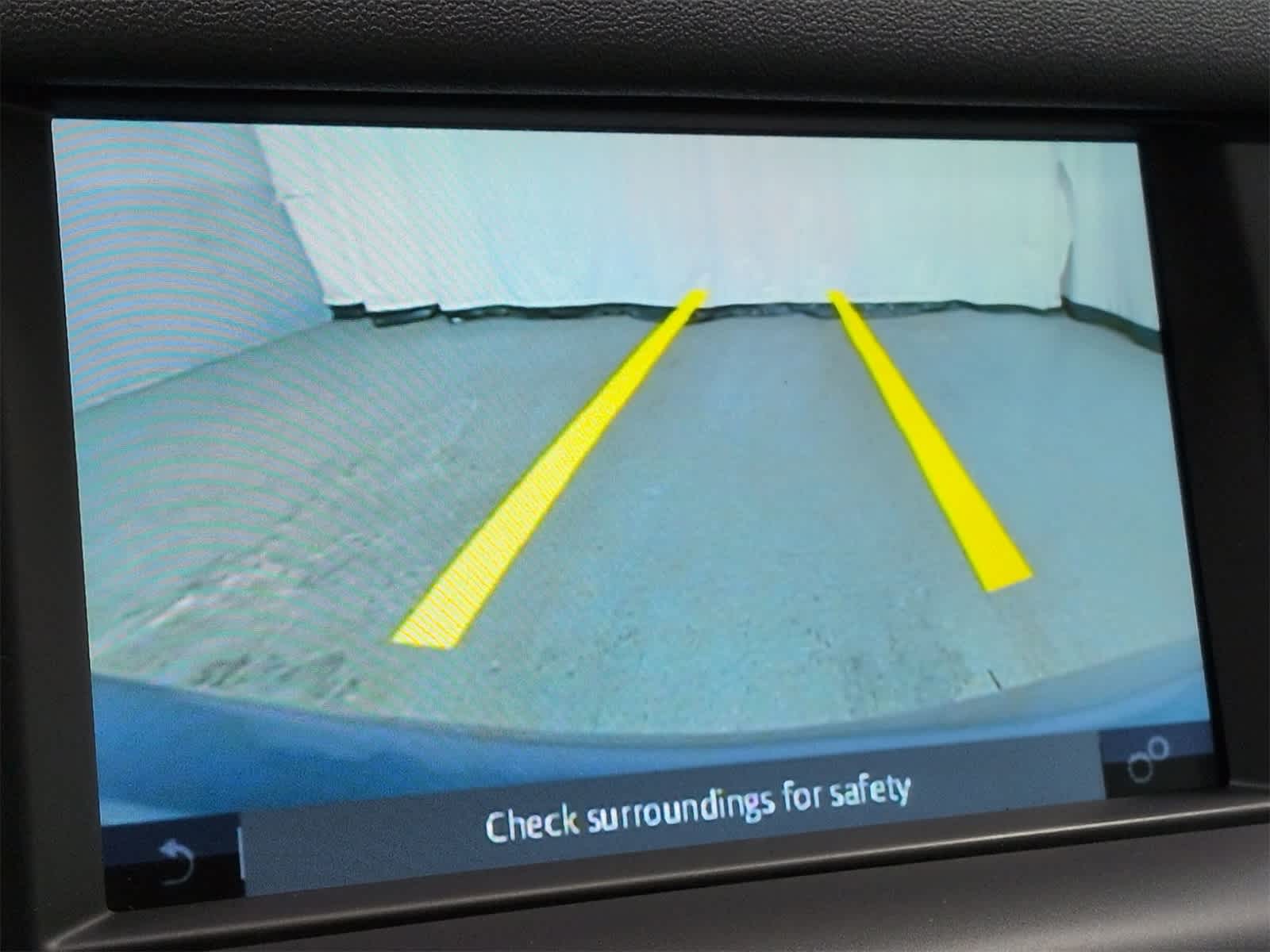 Thumbnail: 2018 Land Rover Discovery Sport - 32