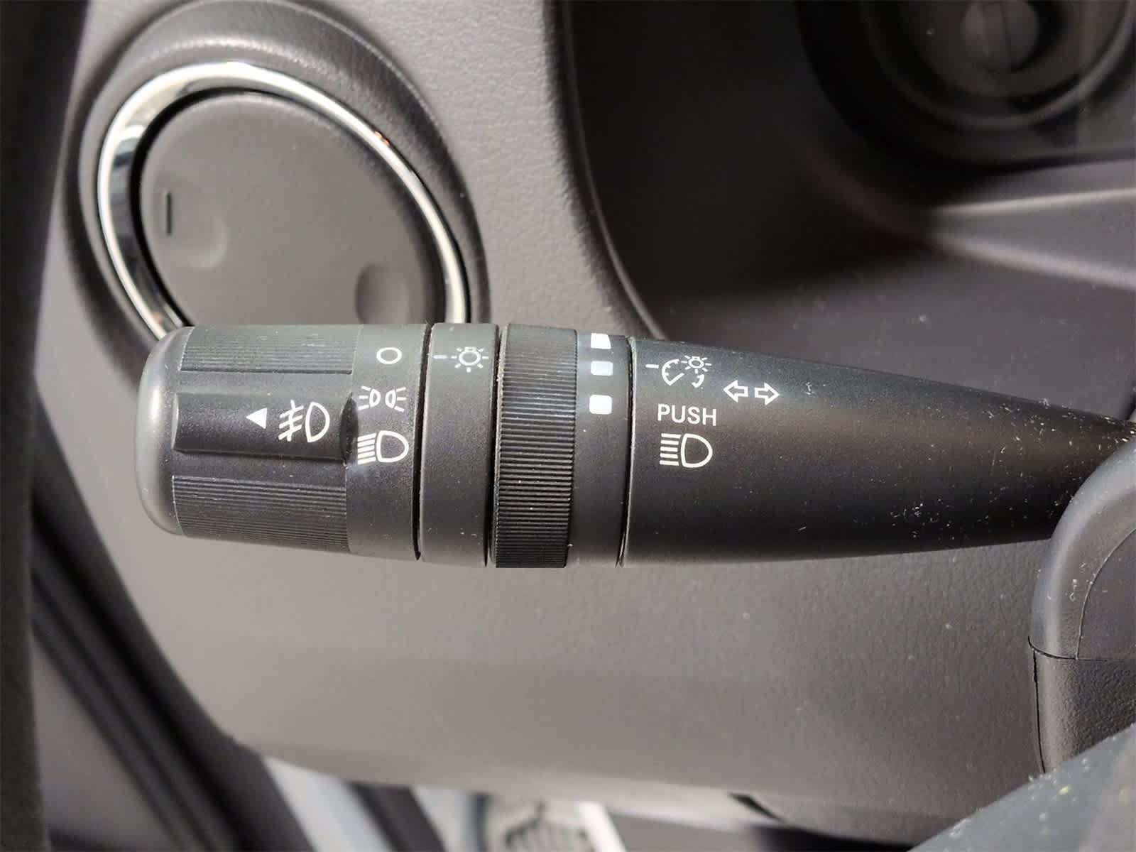 Thumbnail: 2016 Jeep Patriot - 27