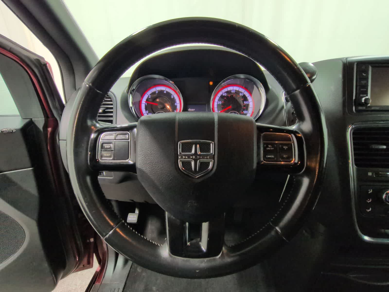 Thumbnail: 2019 Dodge Grand Caravan - 17