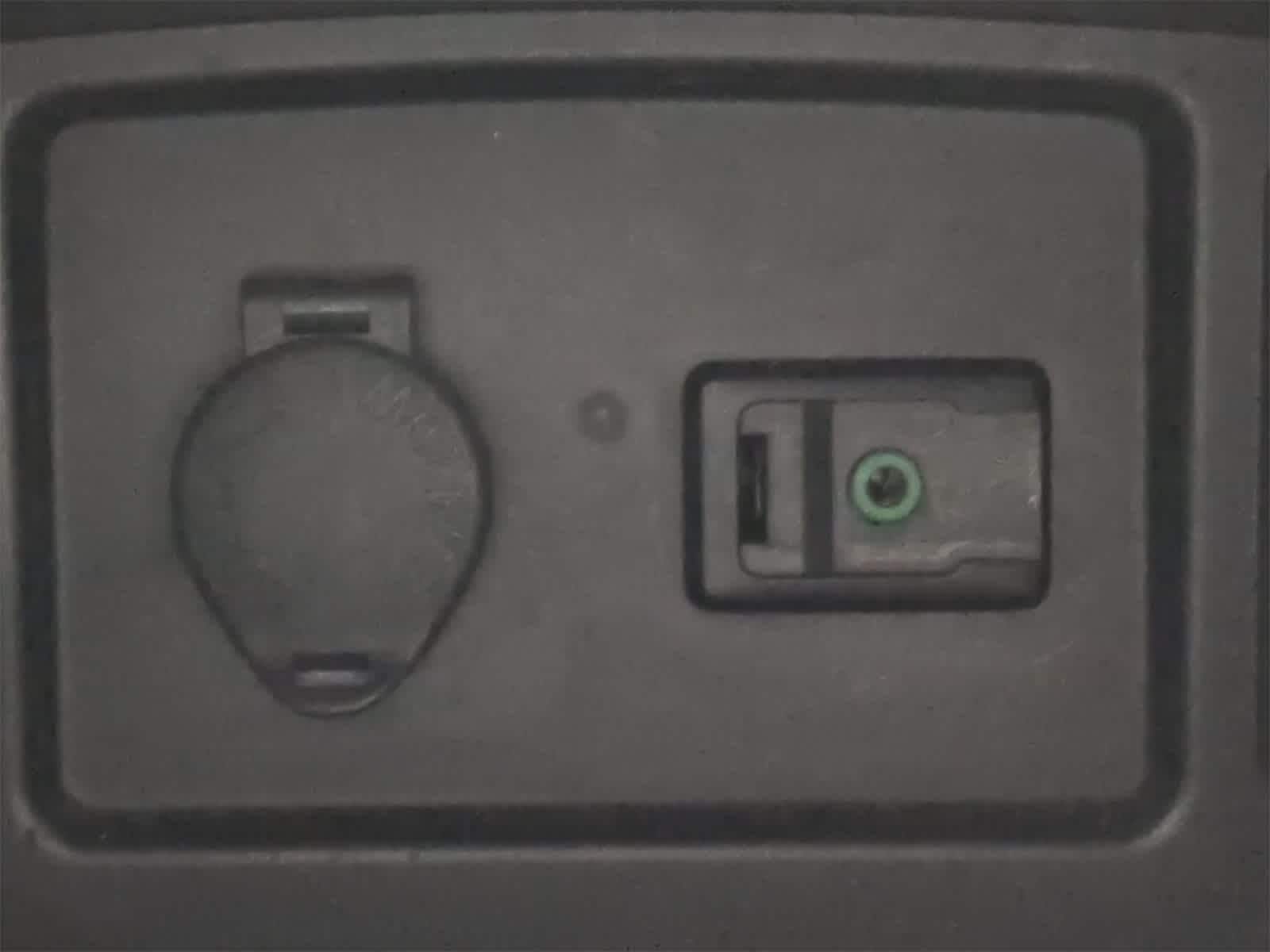 Thumbnail: 2009 Toyota Camry - 28