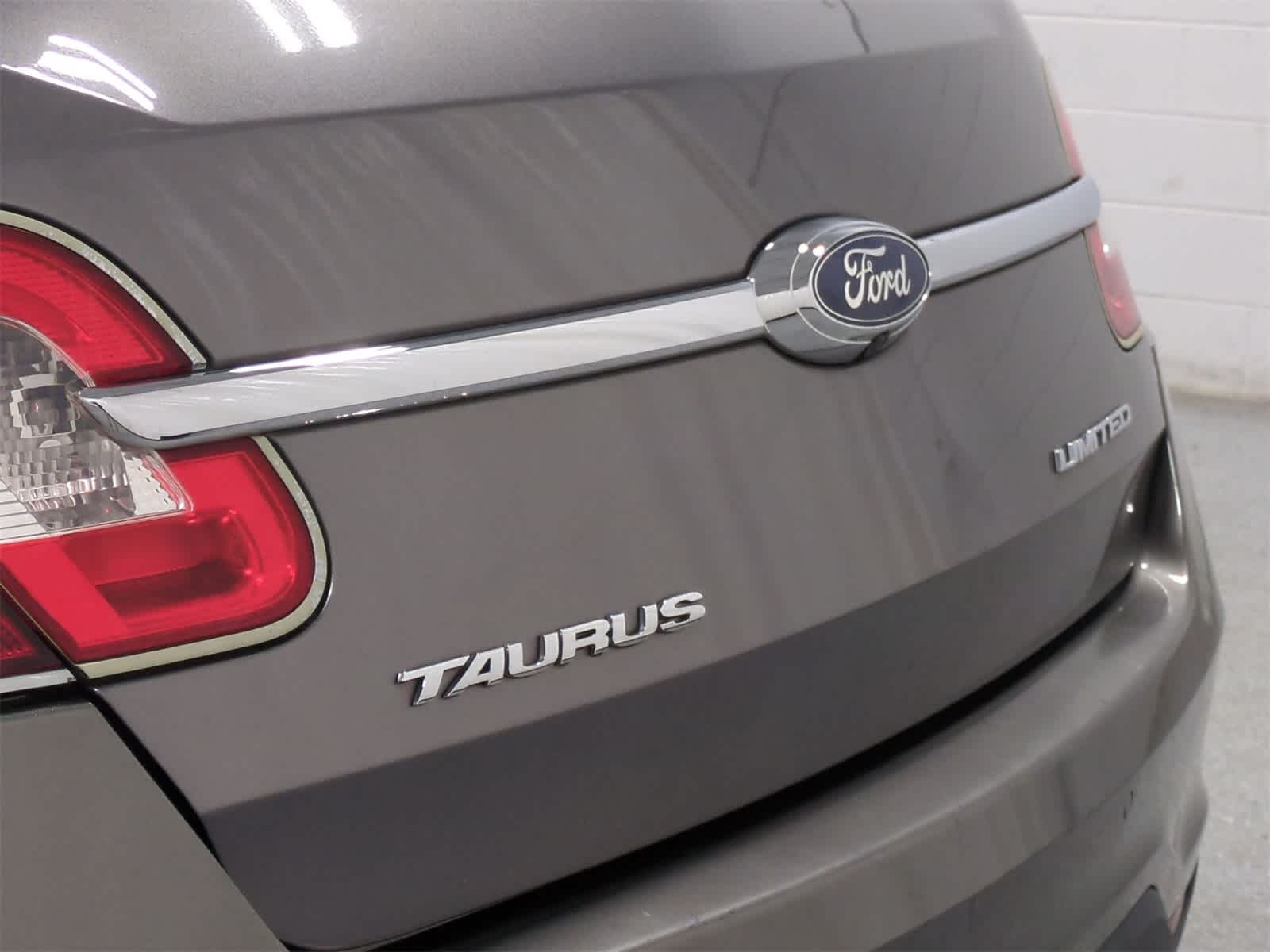 Thumbnail: 2011 Ford Taurus - 13