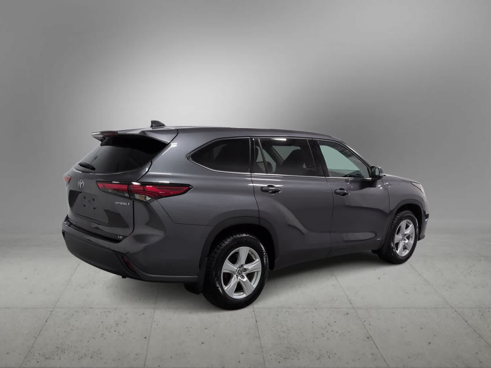 Thumbnail: 2022 Toyota Highlander - 8