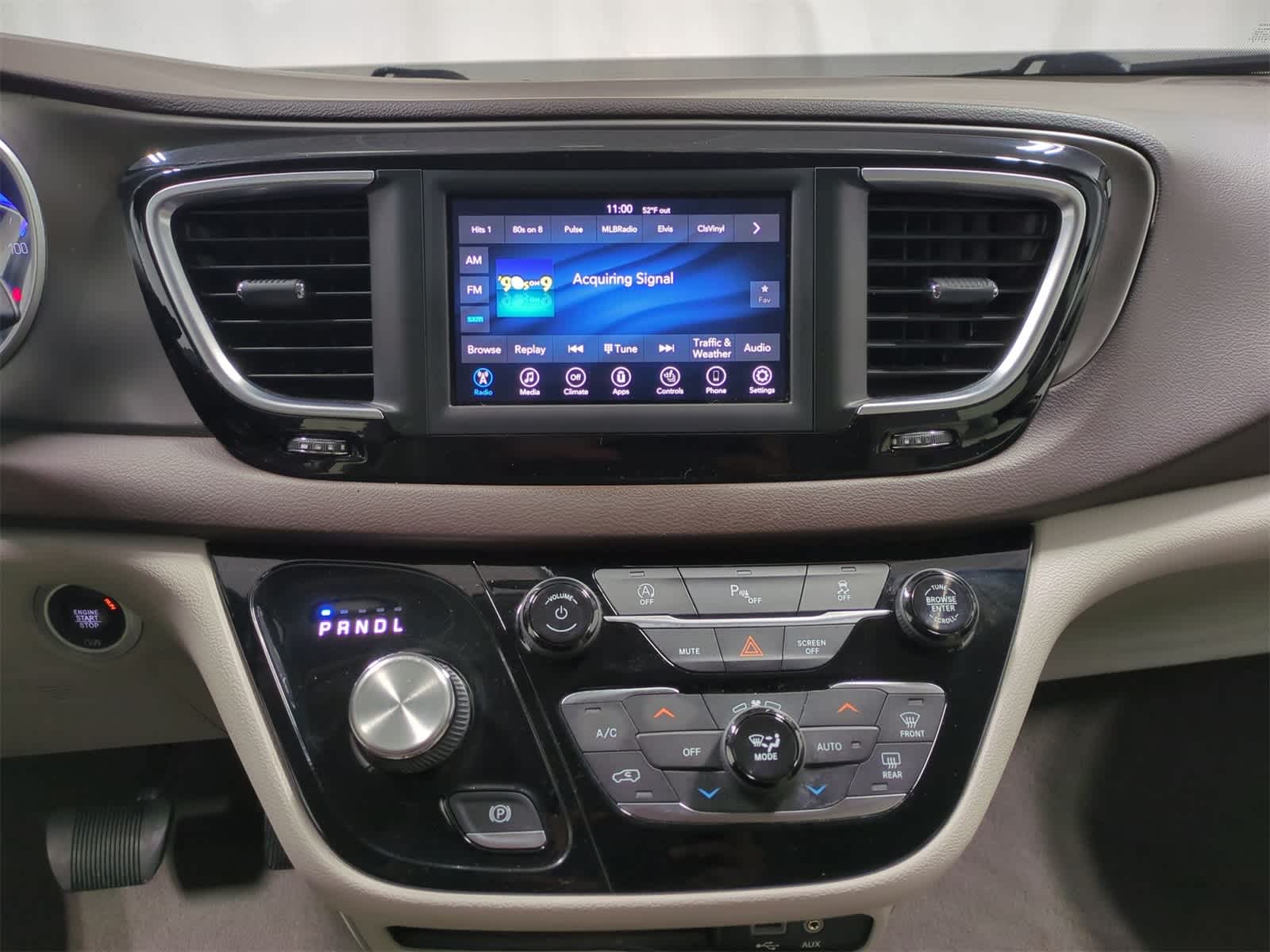 Thumbnail: 2018 Chrysler Pacifica - 12