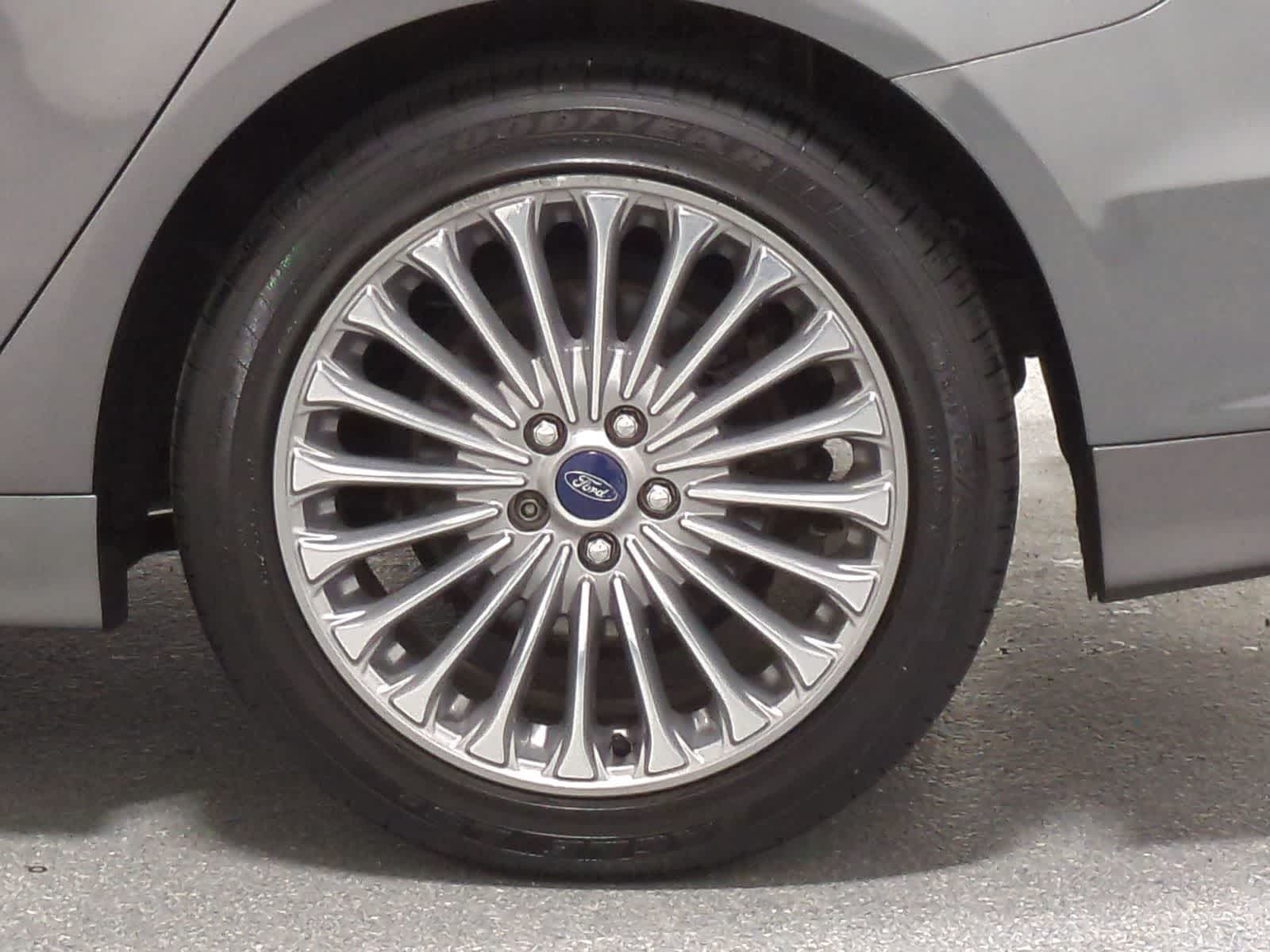 Thumbnail: 2014 Ford Fusion - 14