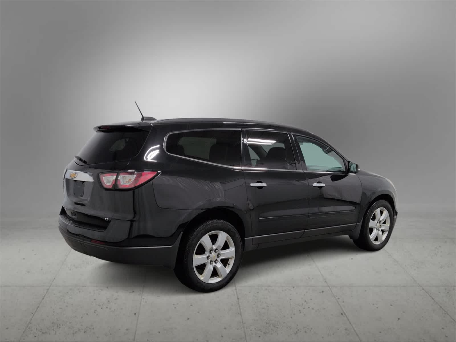 Thumbnail: 2017 Chevrolet Traverse - 8