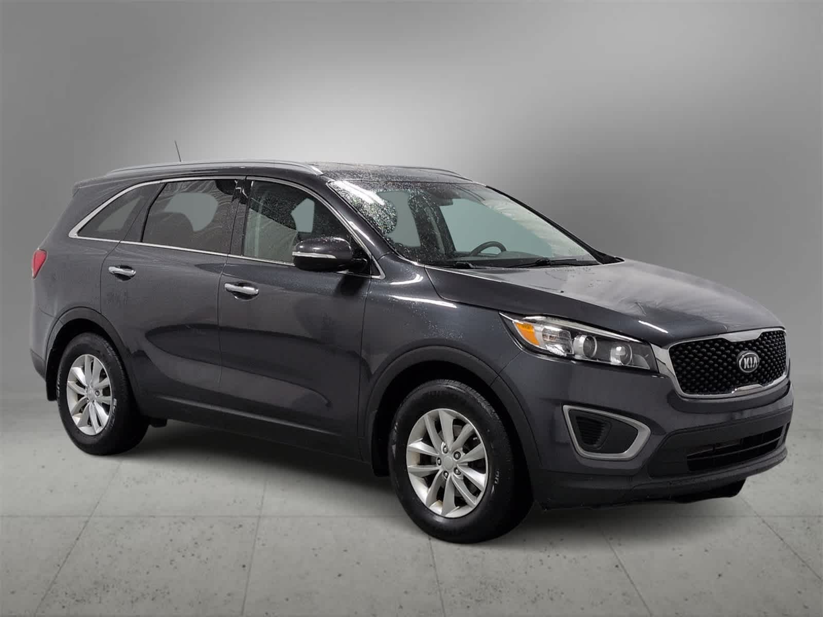 Thumbnail: 2016 Kia Sorento - 2