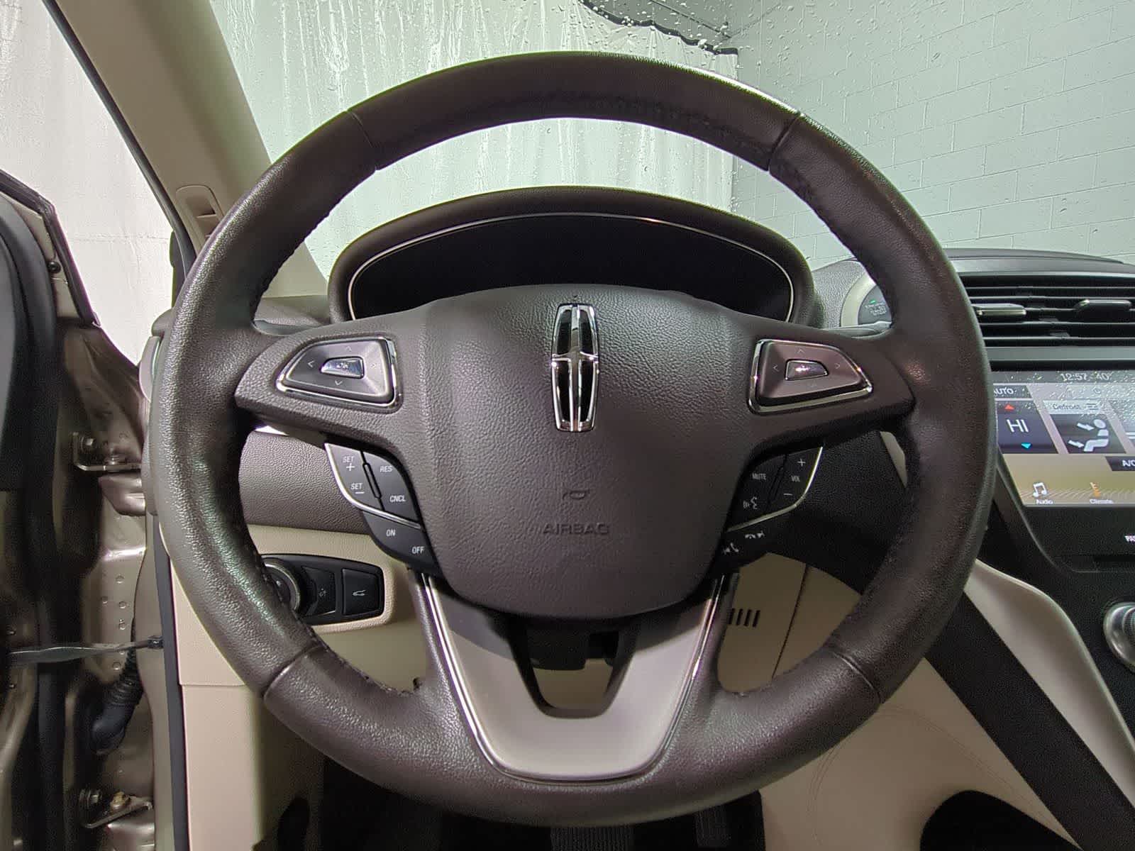 Thumbnail: 2018 Lincoln MKC - 29