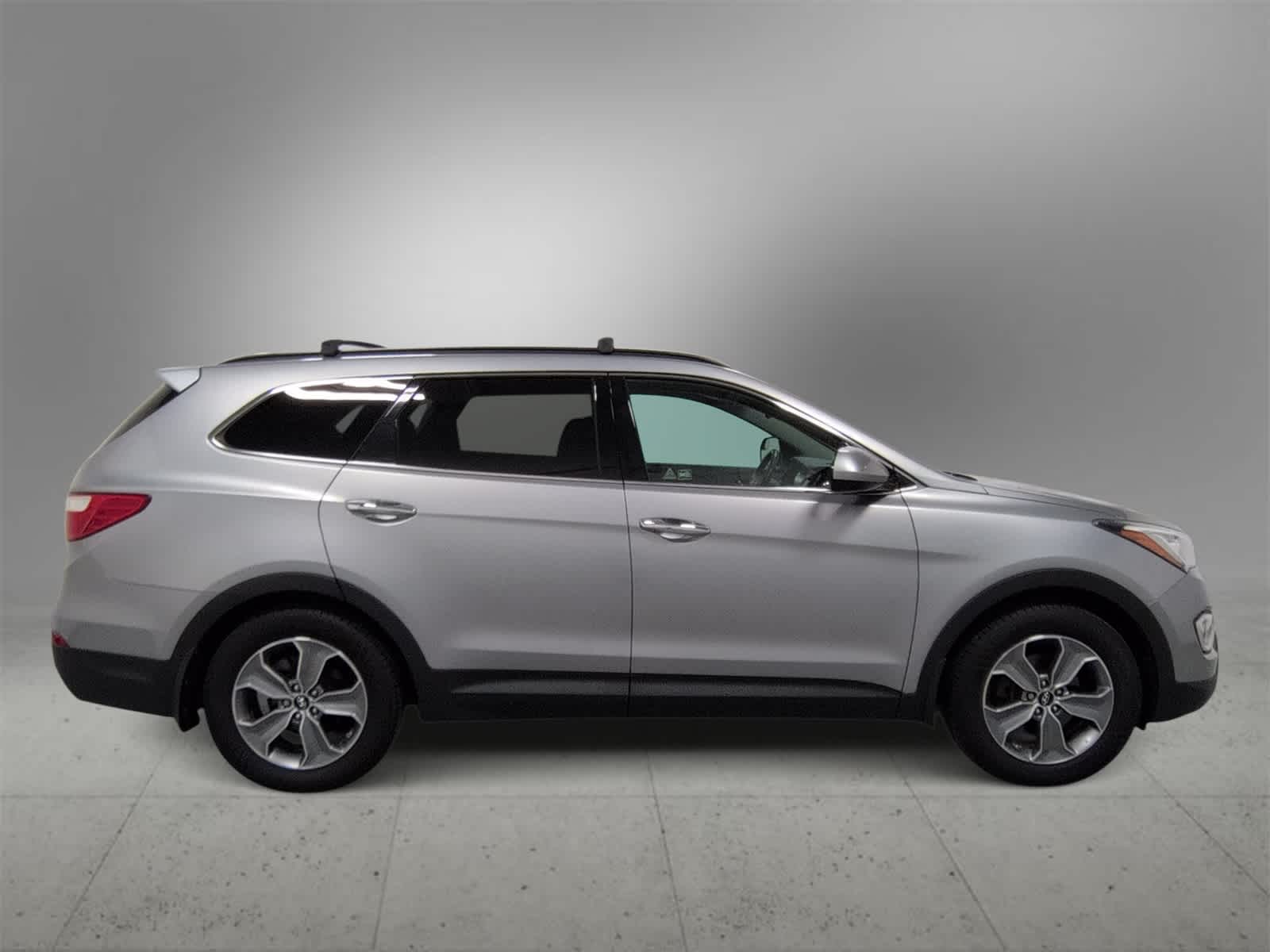 Thumbnail: 2015 Hyundai Santa Fe - 9