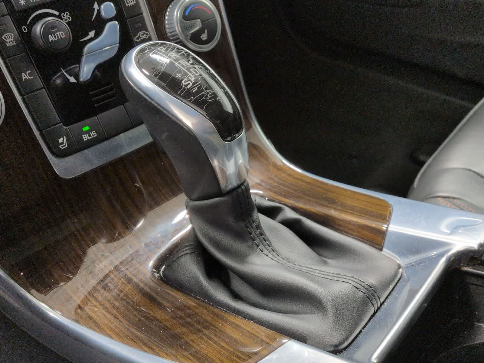 Thumbnail: 2015 Volvo S60 - 35