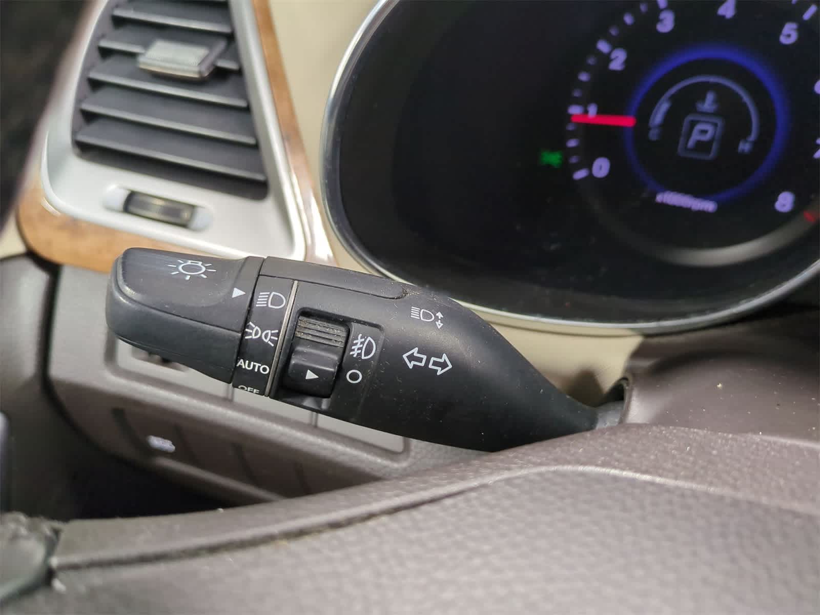 Thumbnail: 2013 Hyundai Santa Fe - 27