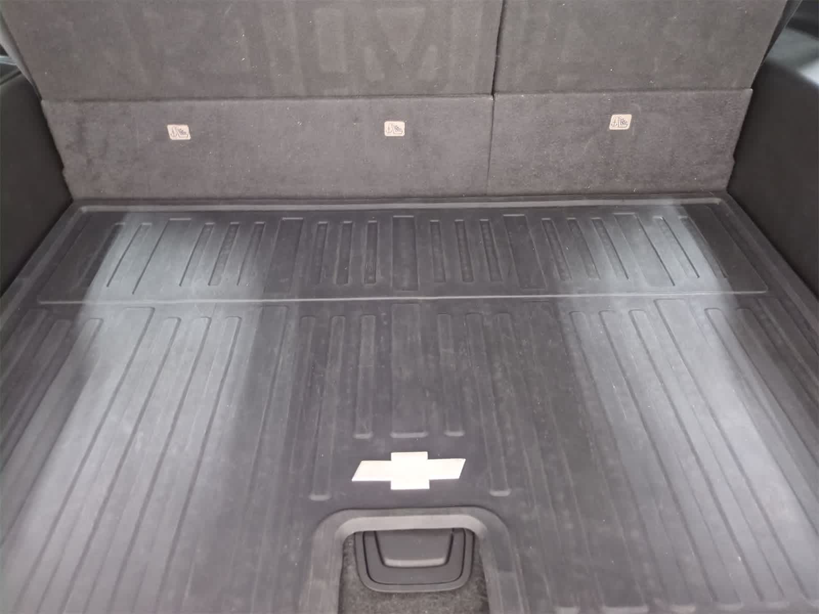 Thumbnail: 2018 Chevrolet Suburban - 35