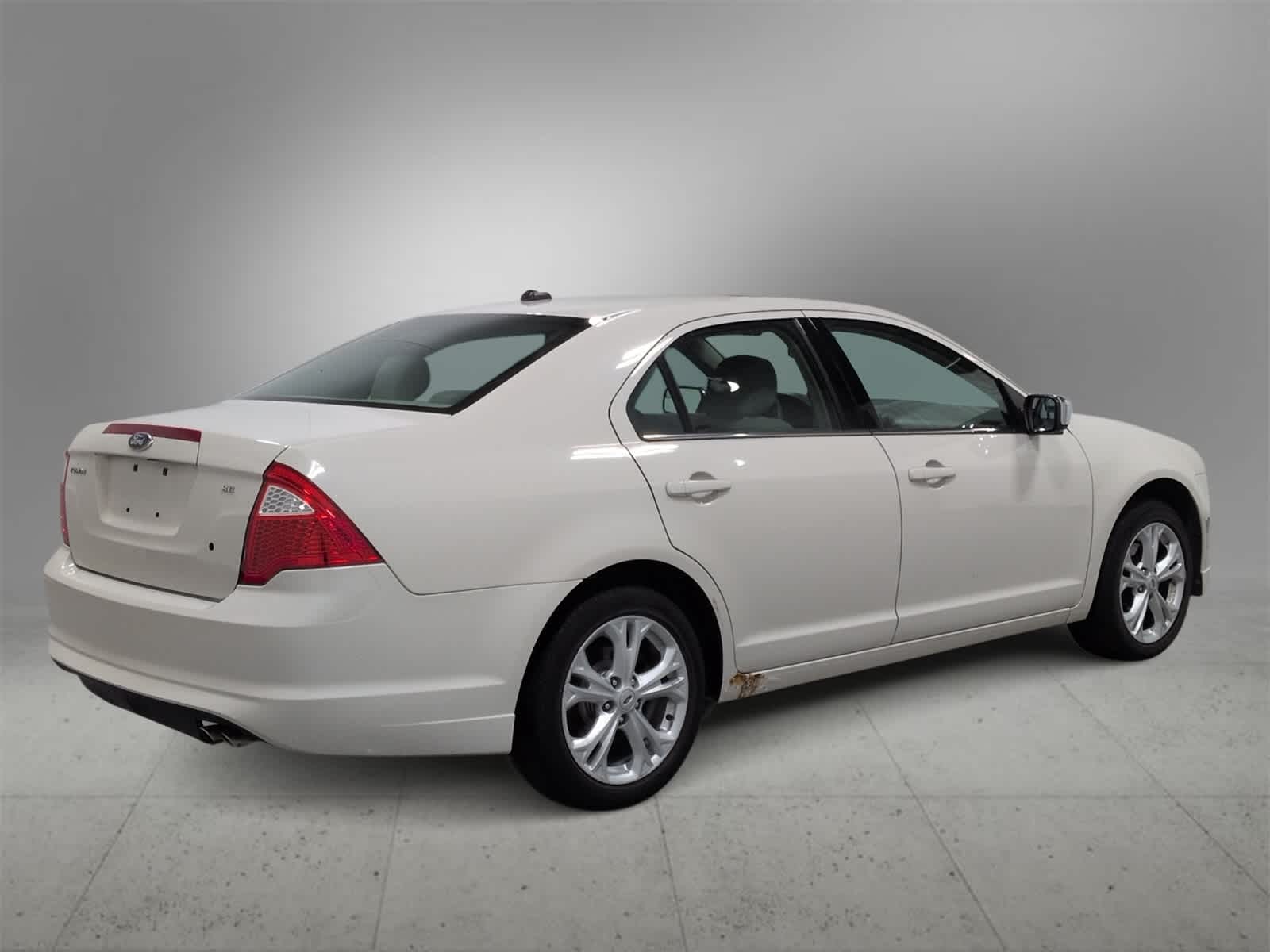 Thumbnail: 2012 Ford Fusion - 8