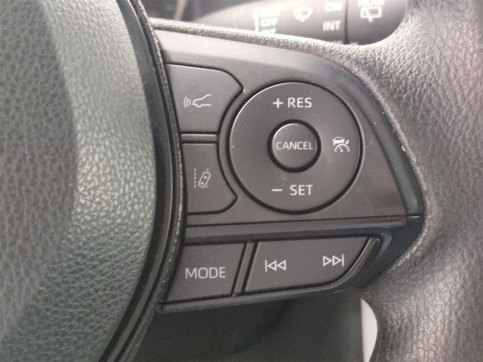 Thumbnail: 2019 Toyota RAV4 - 24