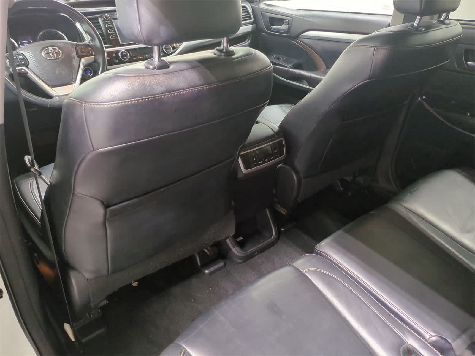 Thumbnail: 2016 Toyota Highlander - 19